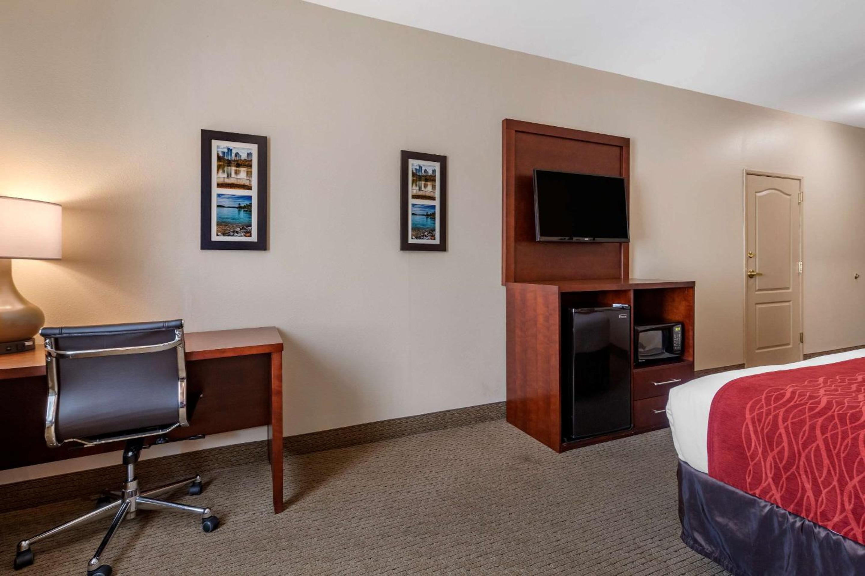 King Room - Accessible/Non-Smoking - Photo 2