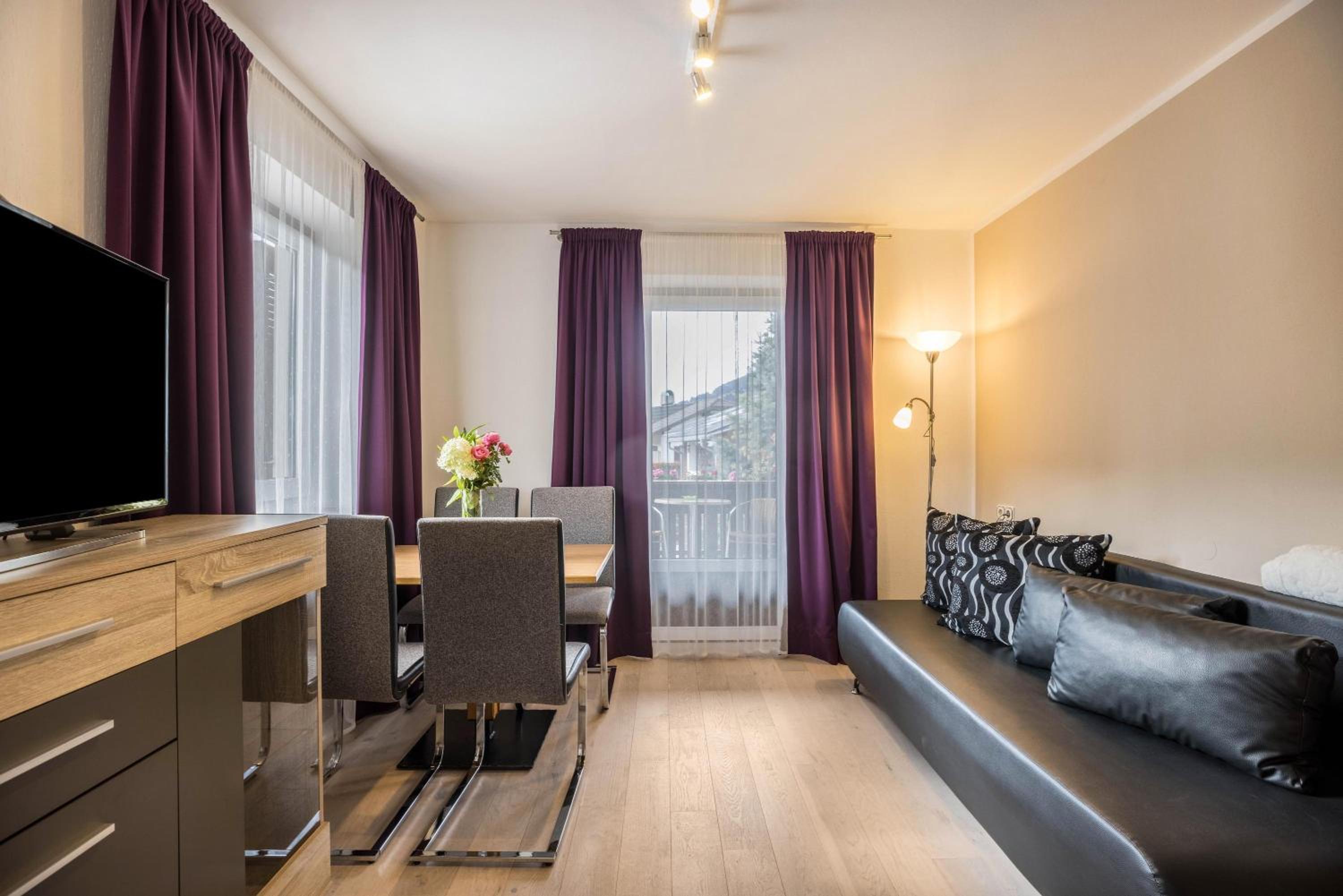Superior One-Bedroom Apartment with Balcony