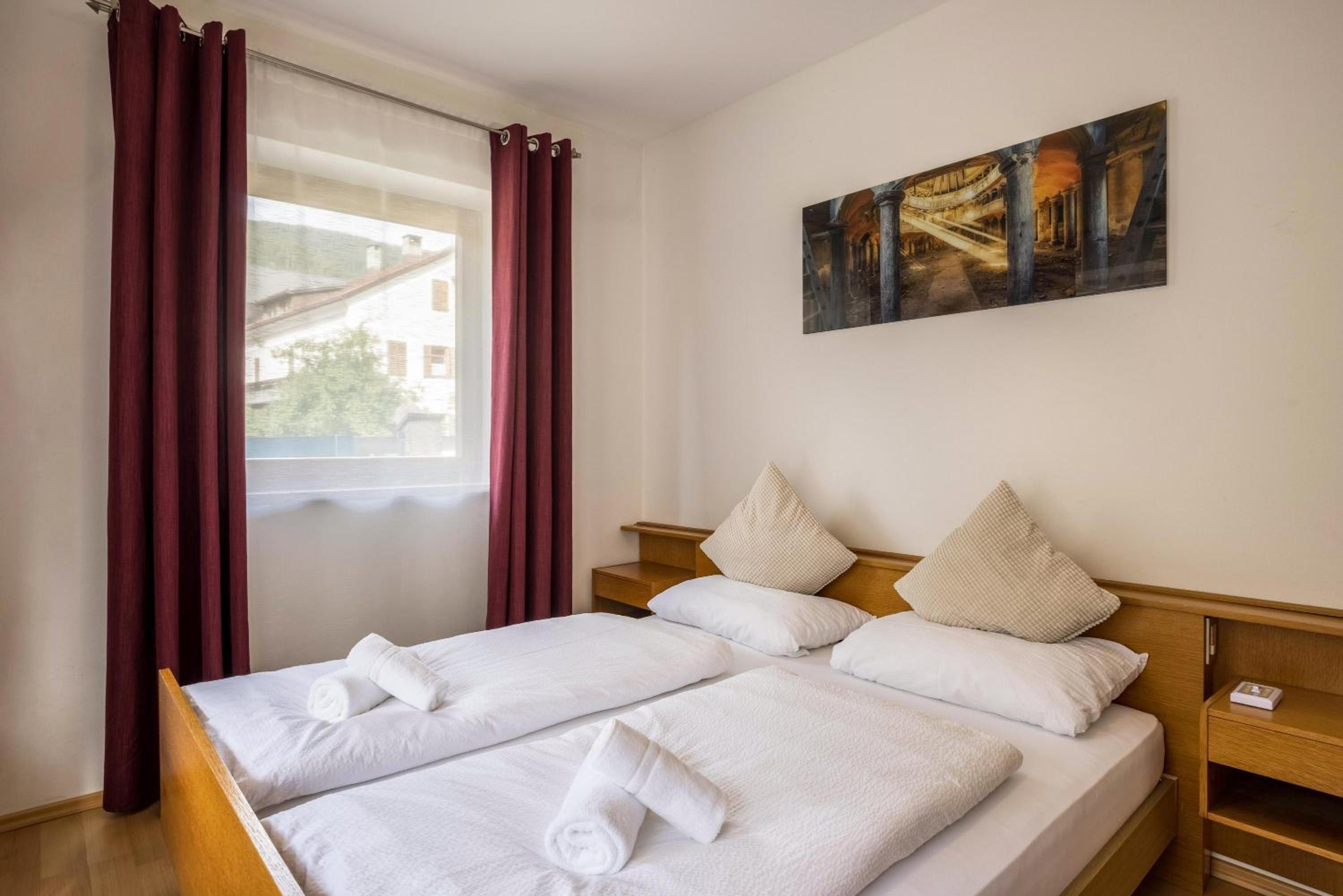 Two-Bedroom Deluxe Apartment with Garden View