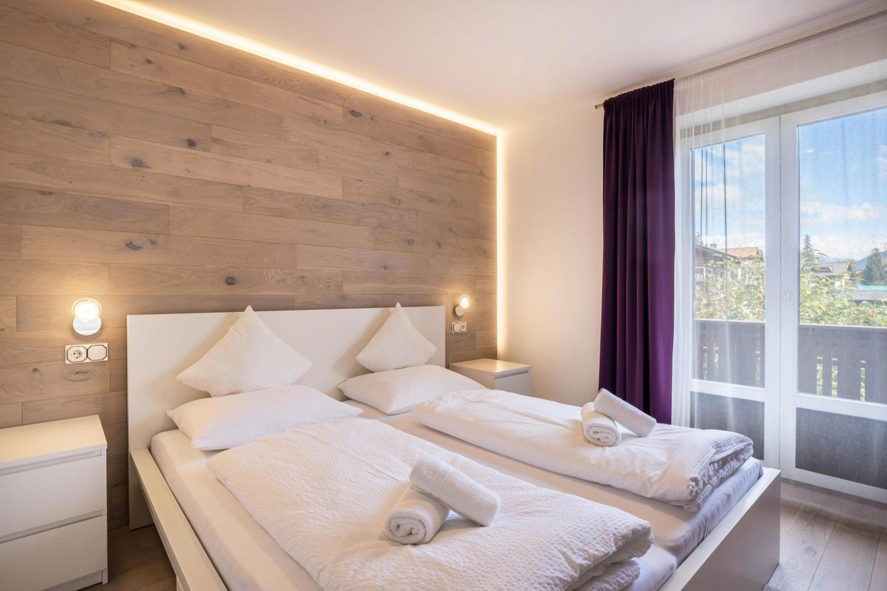 Superior One-Bedroom Apartment with Balcony
