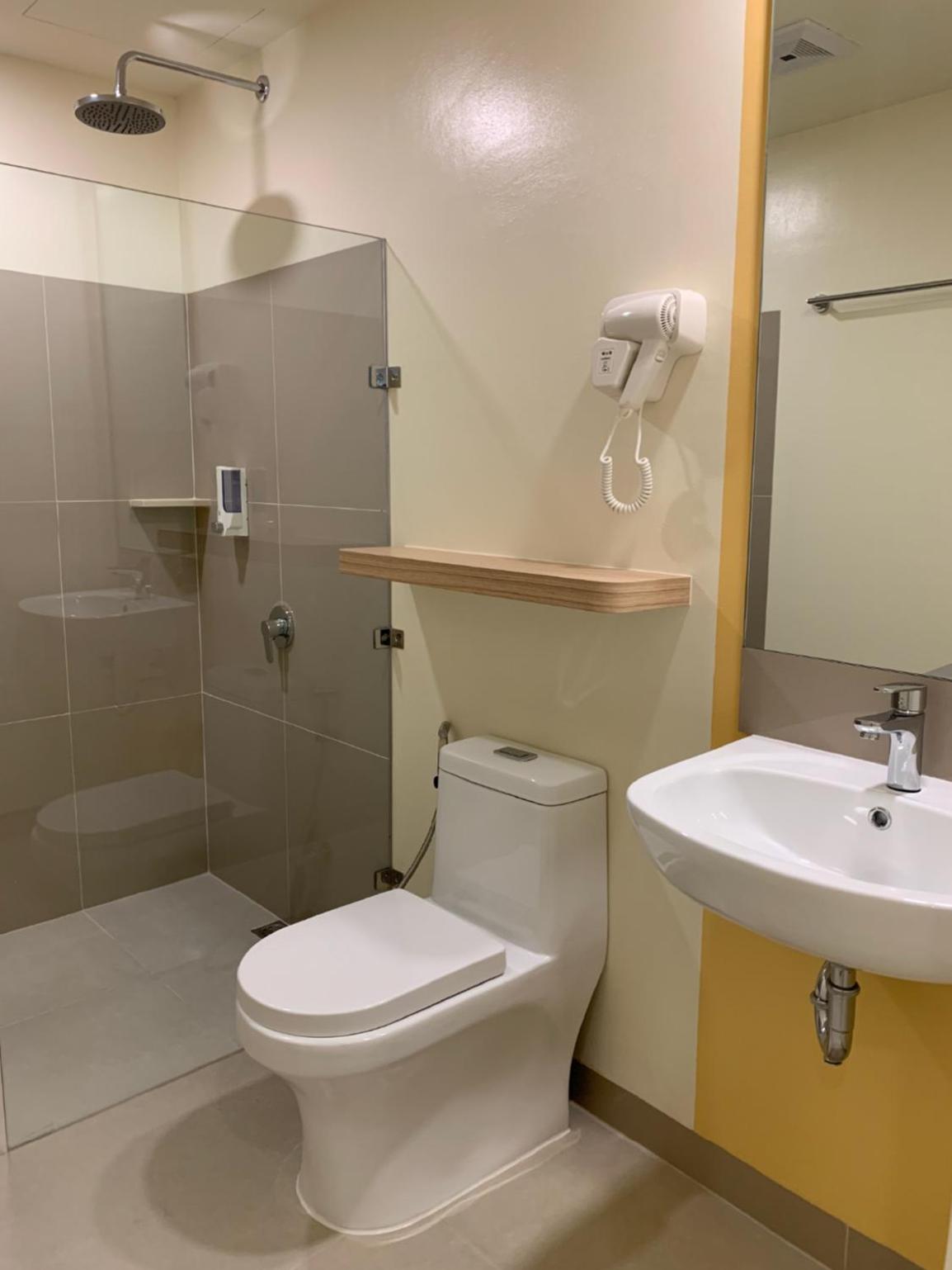 Standard Double Room - Photo 13