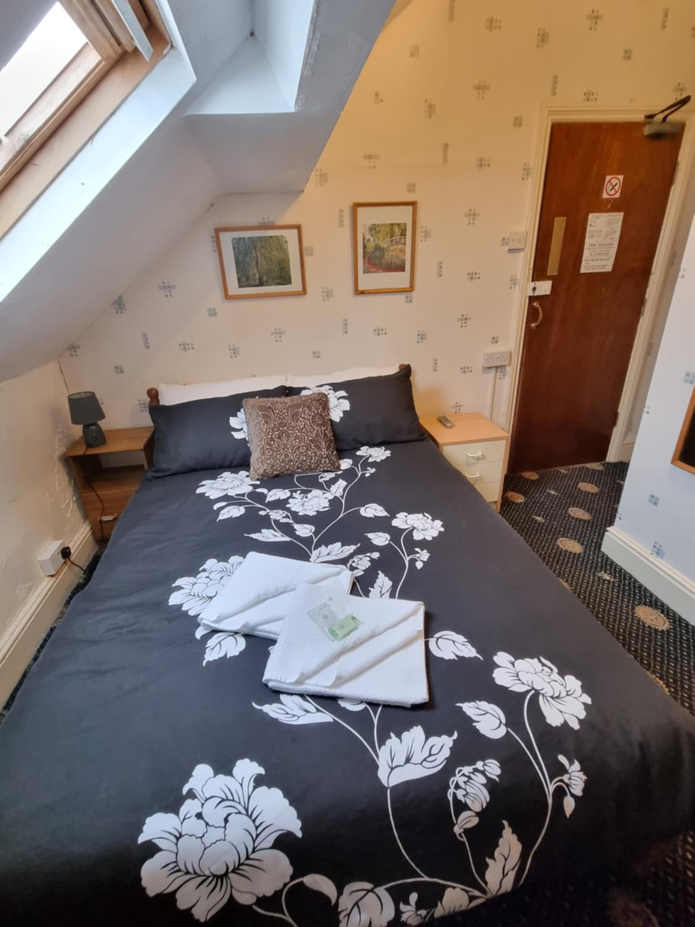 Double Room With Private Bathroom