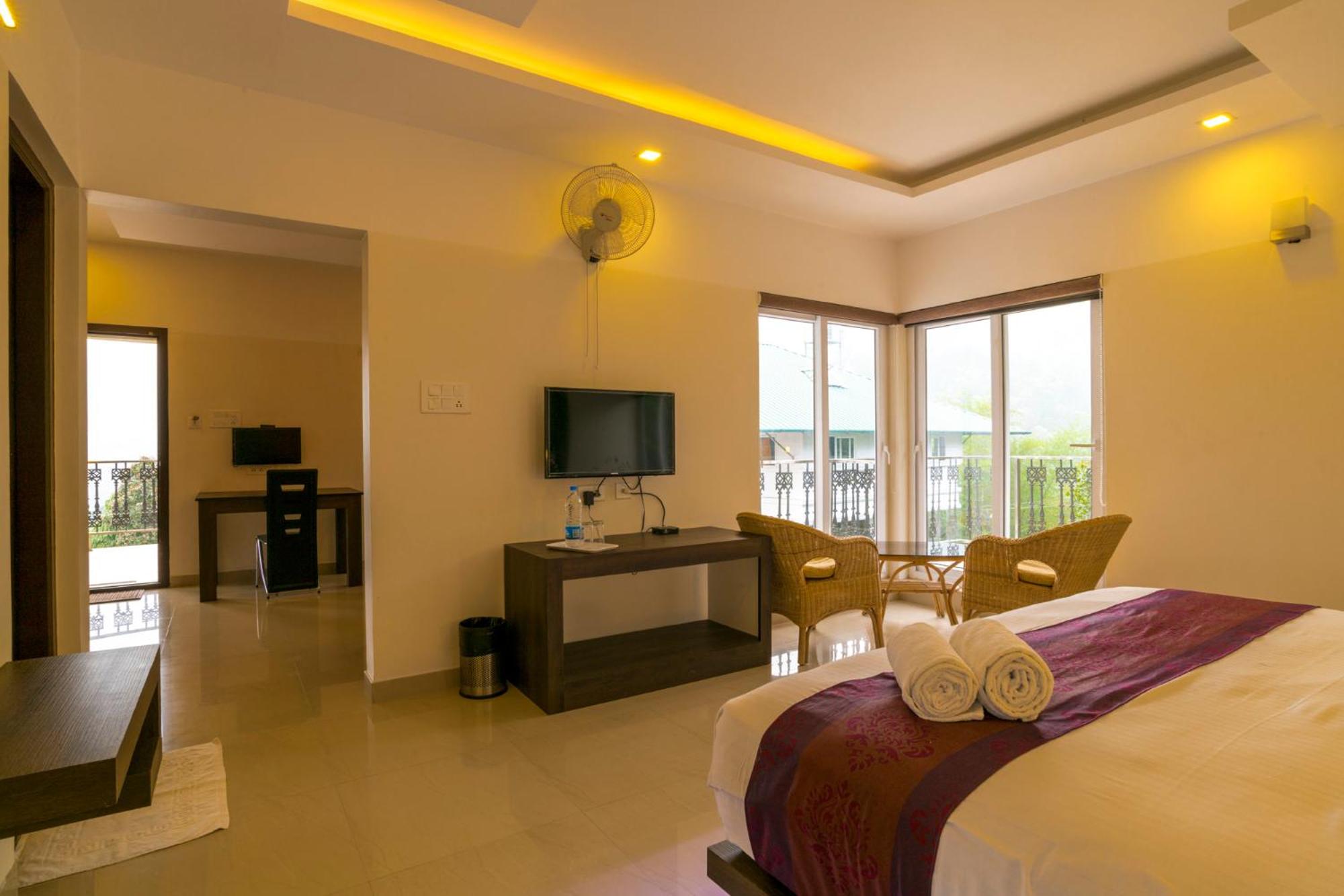 Suite - Photo 1