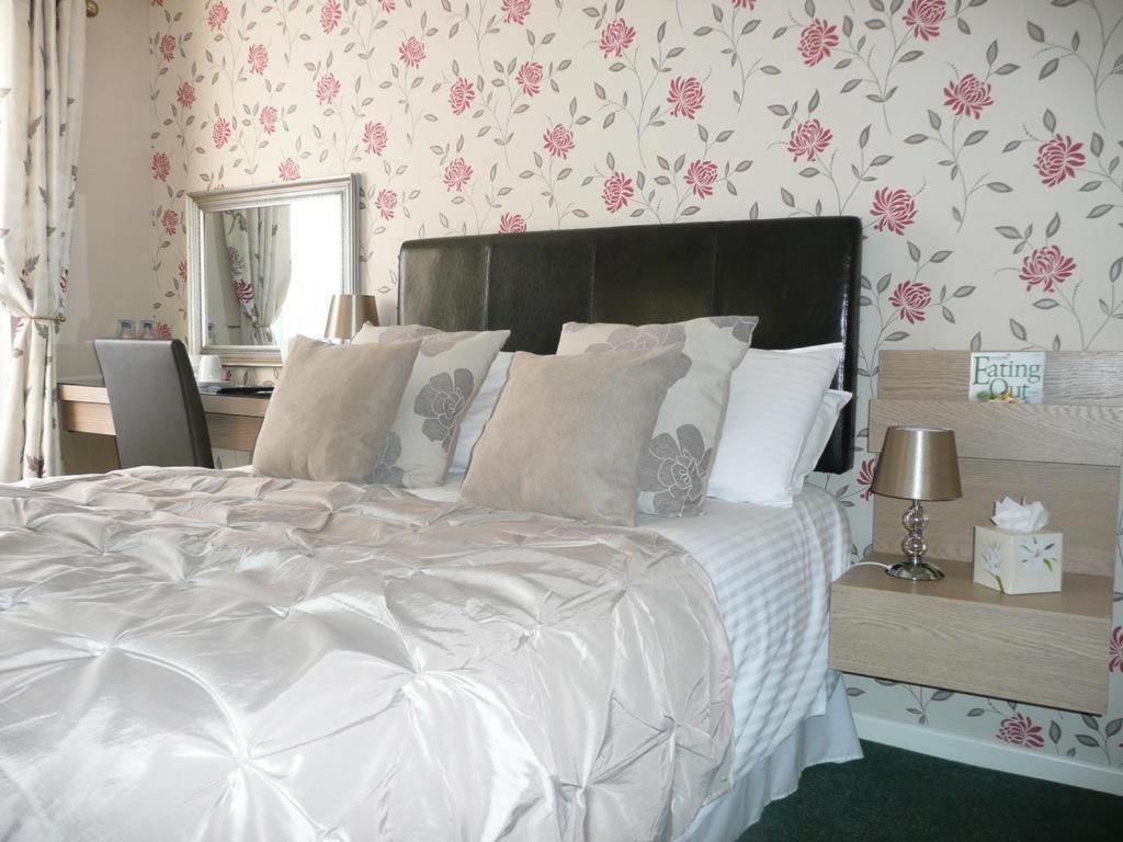 Double Room with Private Bathroom photo 2