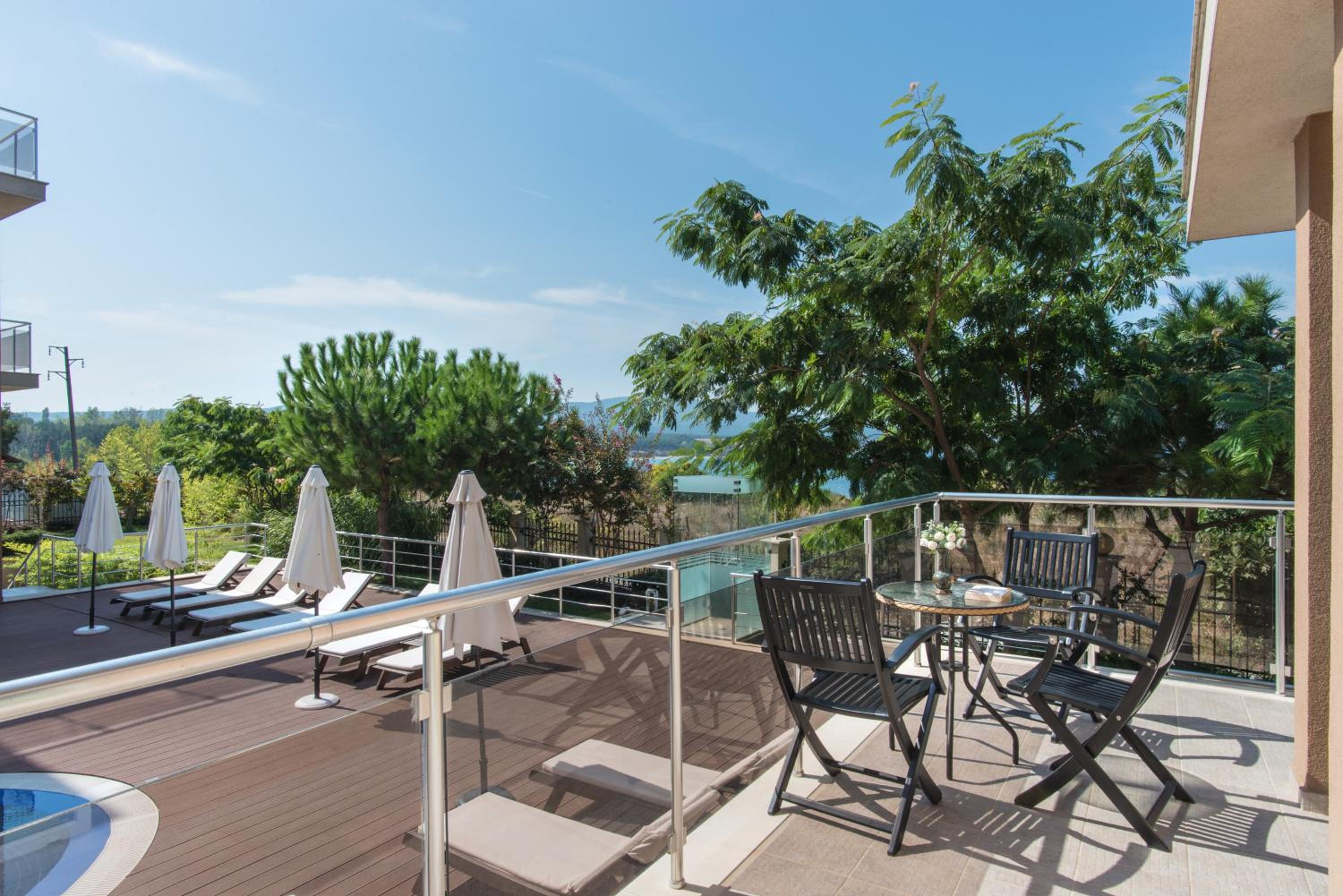 Two-Bedroom Apartment with Balcony photo 2