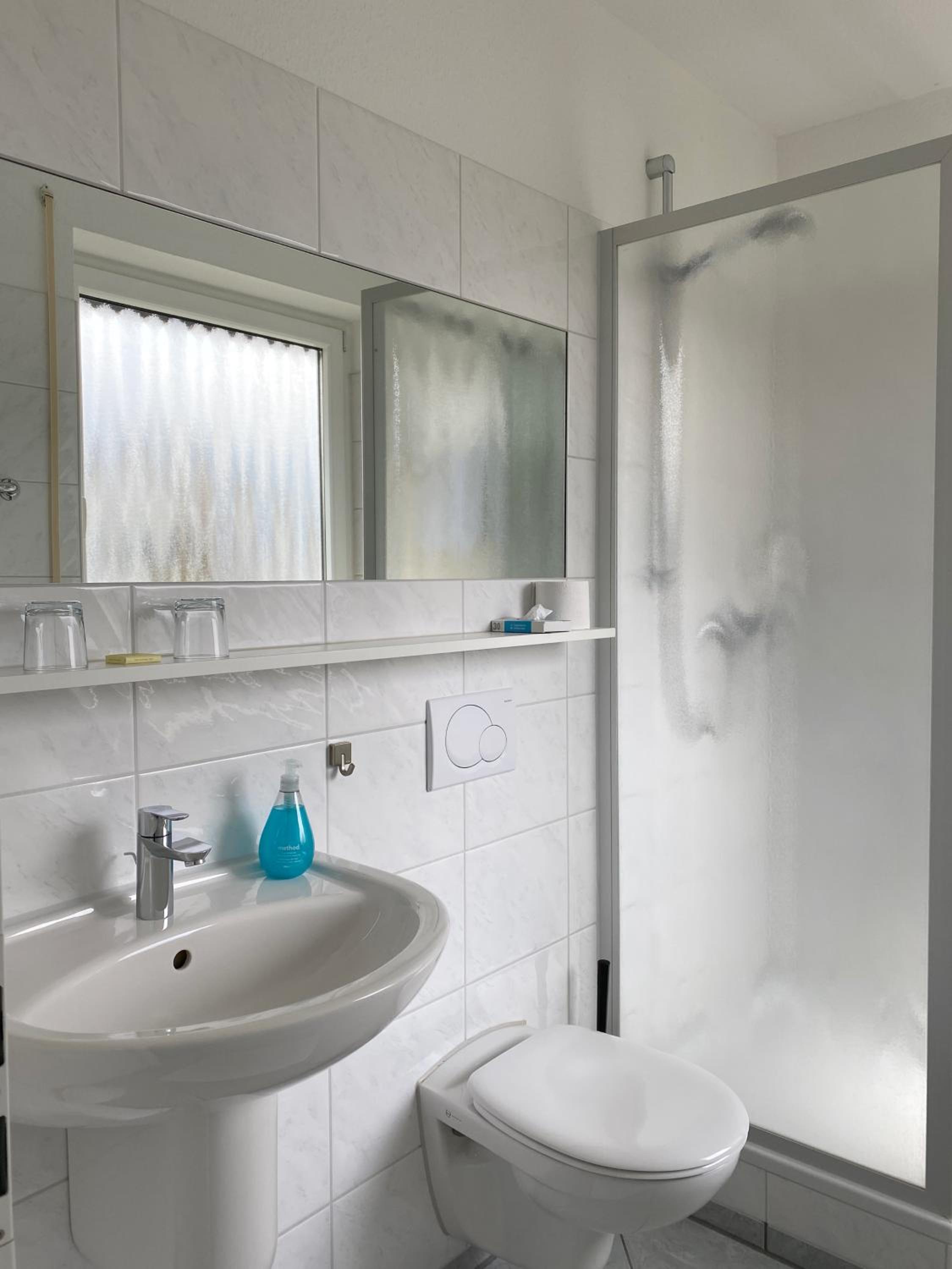 Standard Double Room - Photo 6