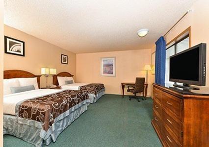 Double Room with Two Double Beds - Non-Smoking photo 3