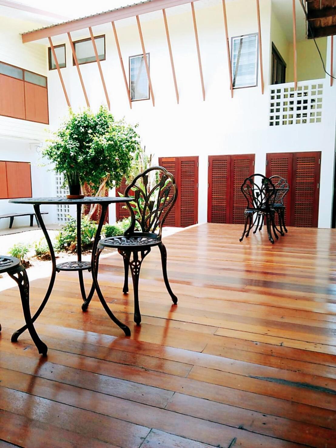 Four-Bedroom House - Photo 9