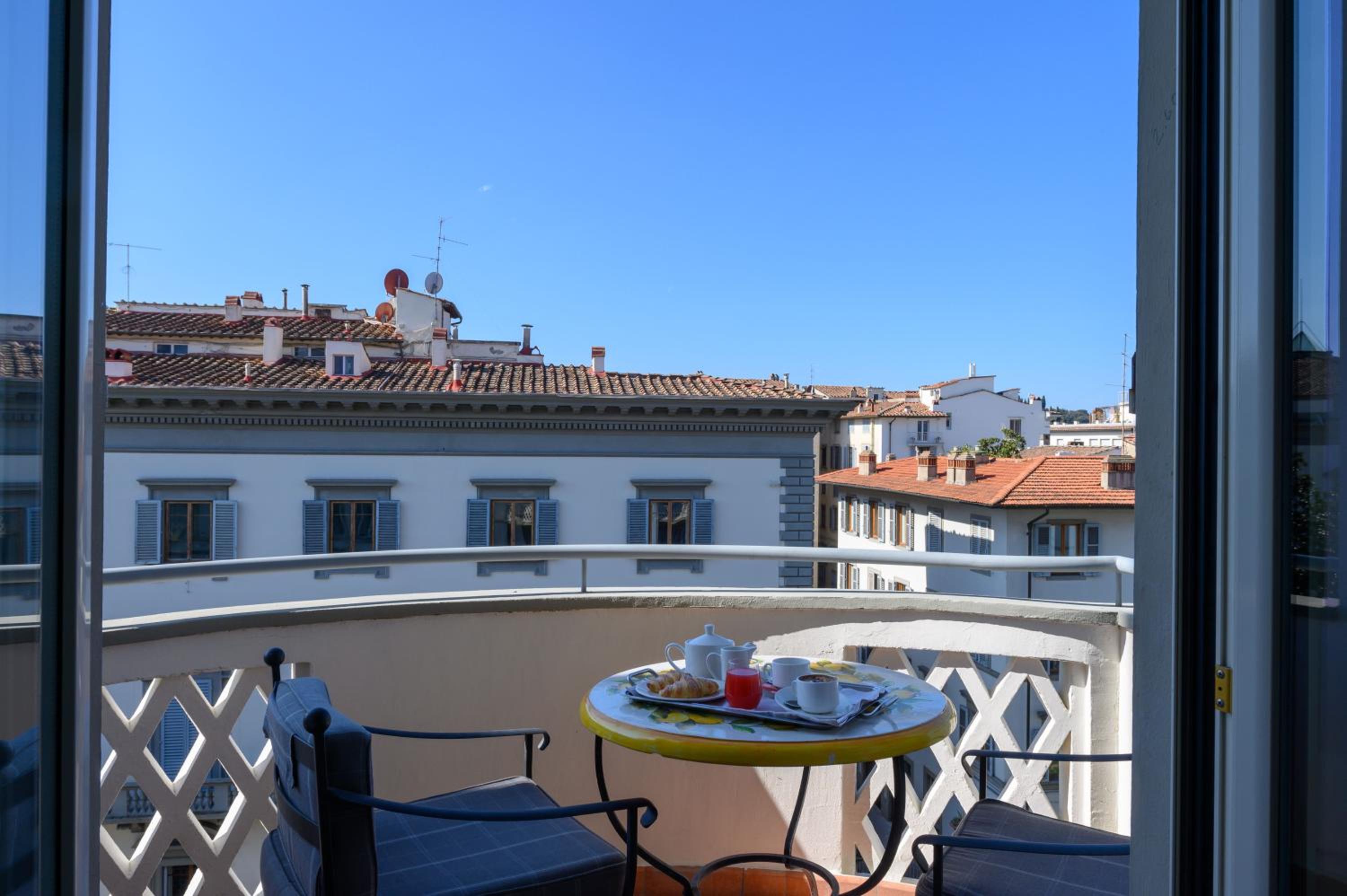 Deluxe Double or Twin Room with Balcony - Photo 3