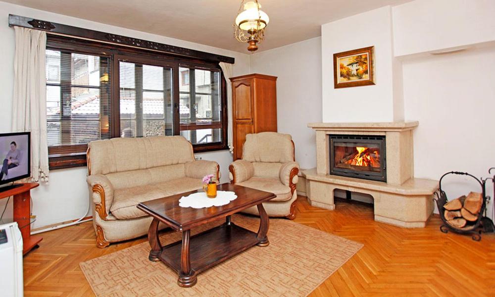 Large Double Room - Photo 4