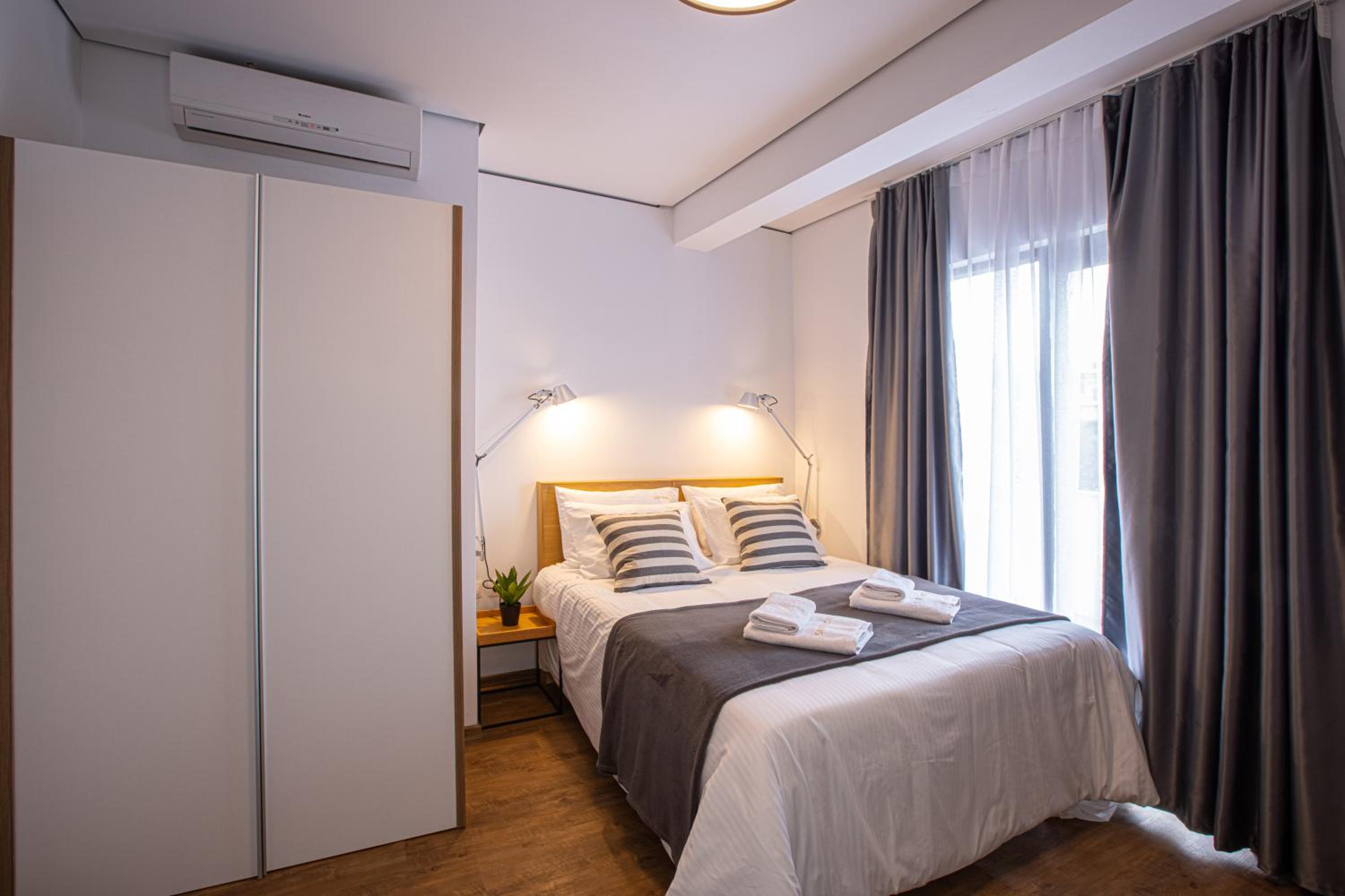 Family Suite with Balcony - Photo 7