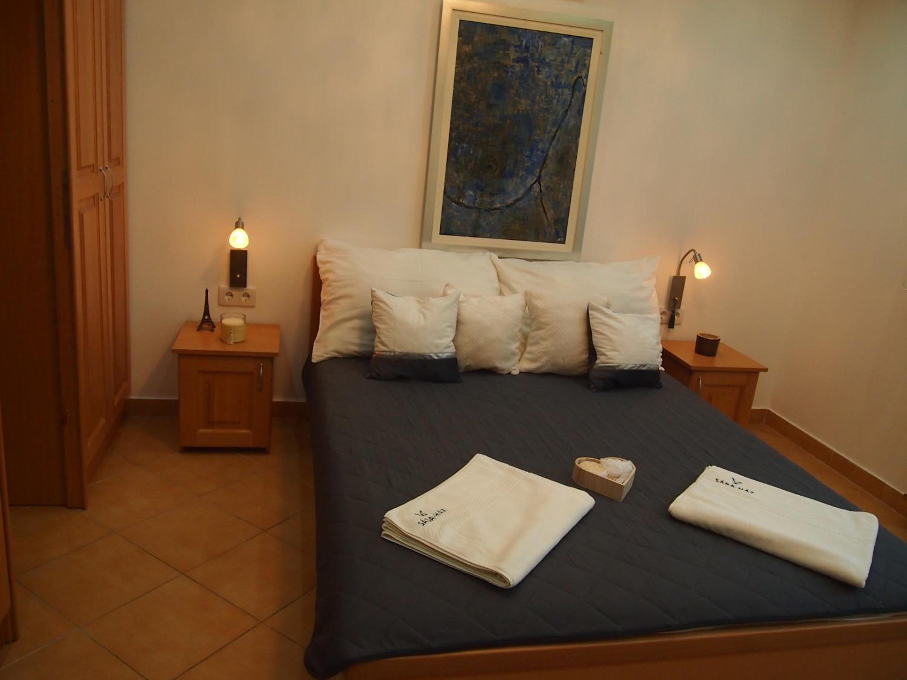 Studio Apartment - Photo 7