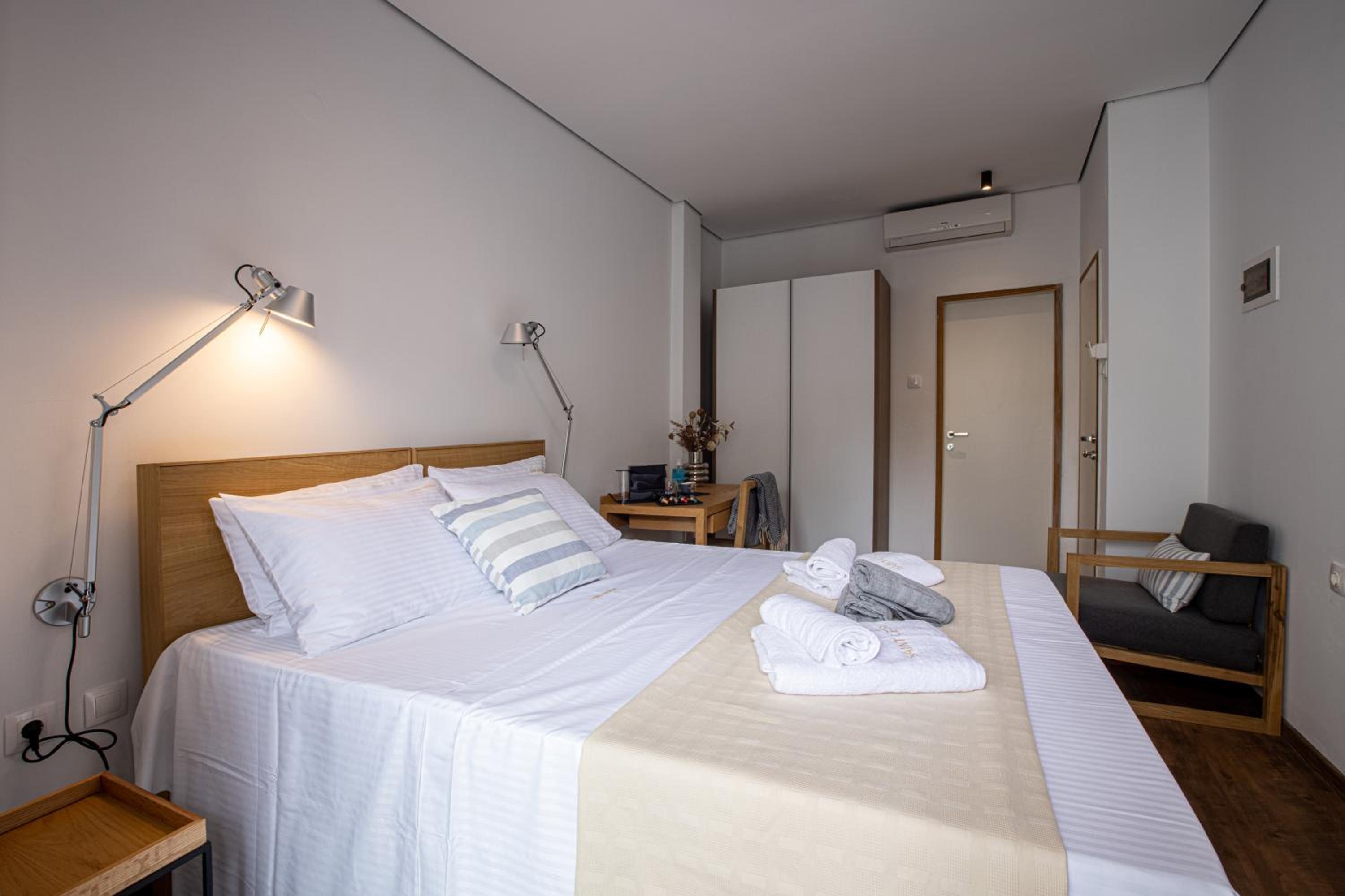 Standard Double Room - Photo 4