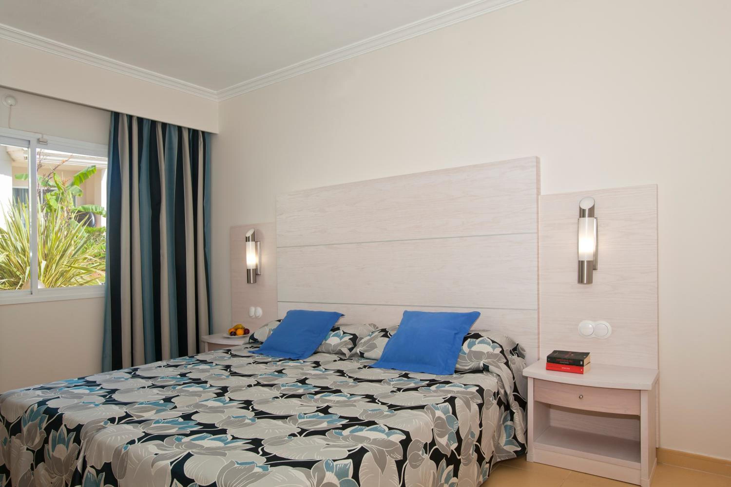 One-Bedroom Apartment With Balcony (2 Adults + 2 Children) - Photo 3