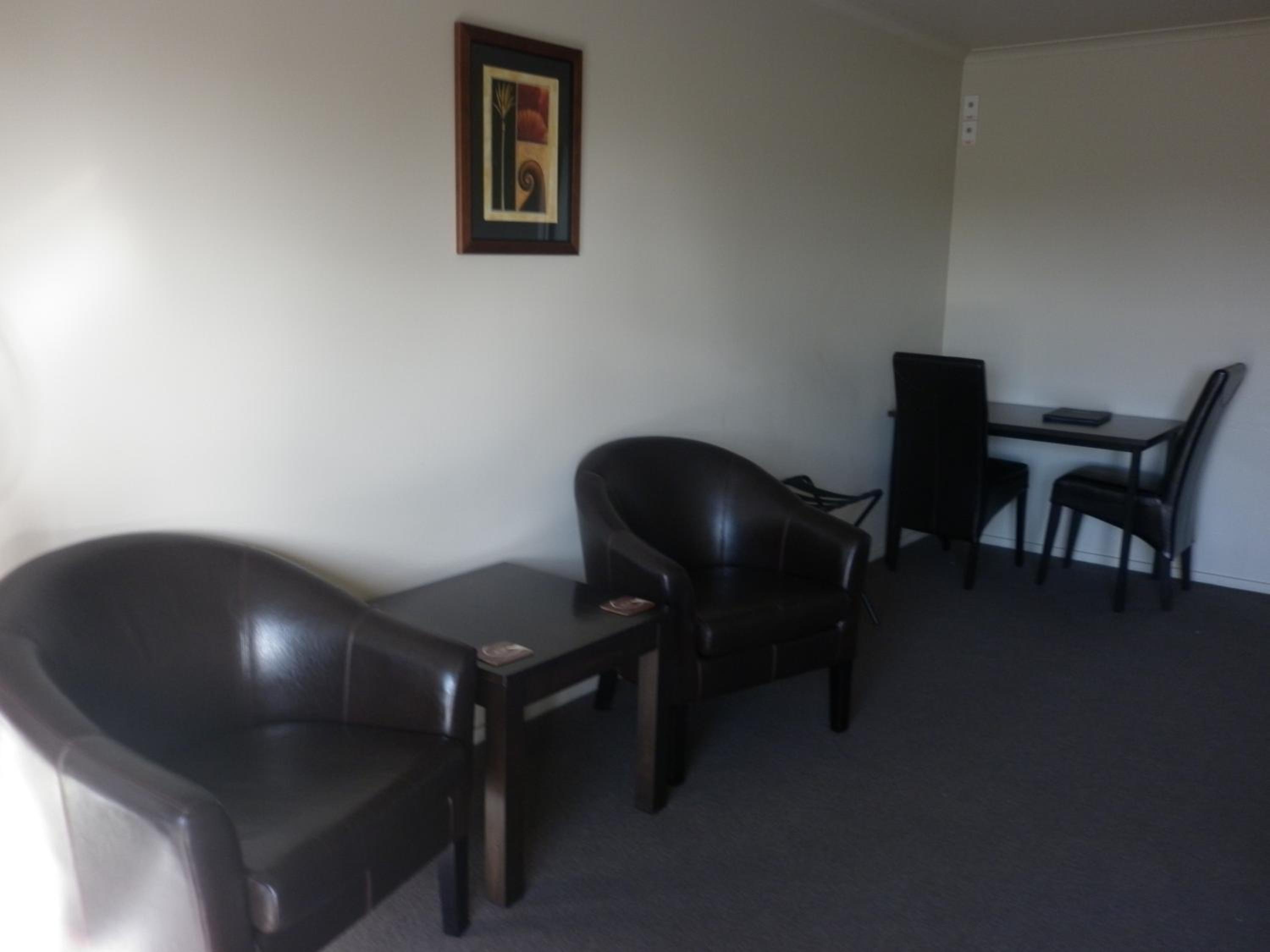 Executive Suite with Spa Bath - Photo 8