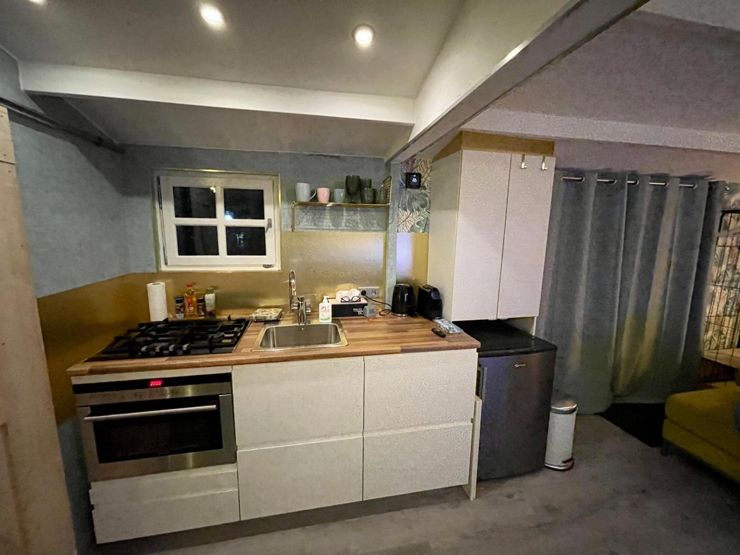 One-Bedroom House - Photo 27