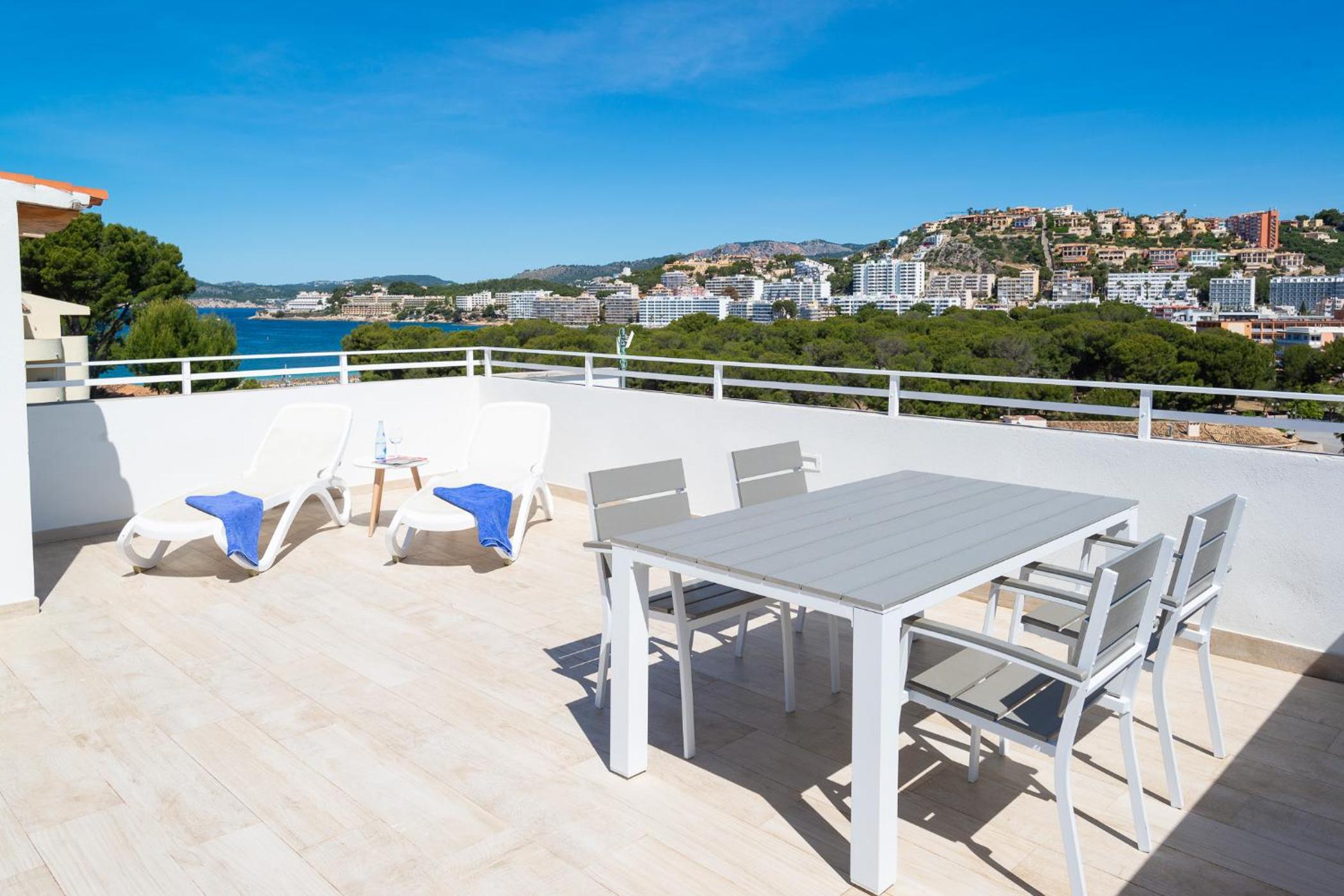 Junior Suite with Terrace and Sea View