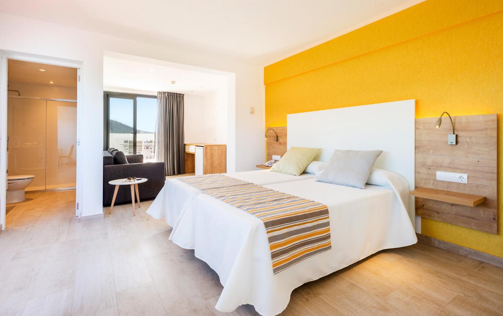 Junior Suite with Terrace and Sea View