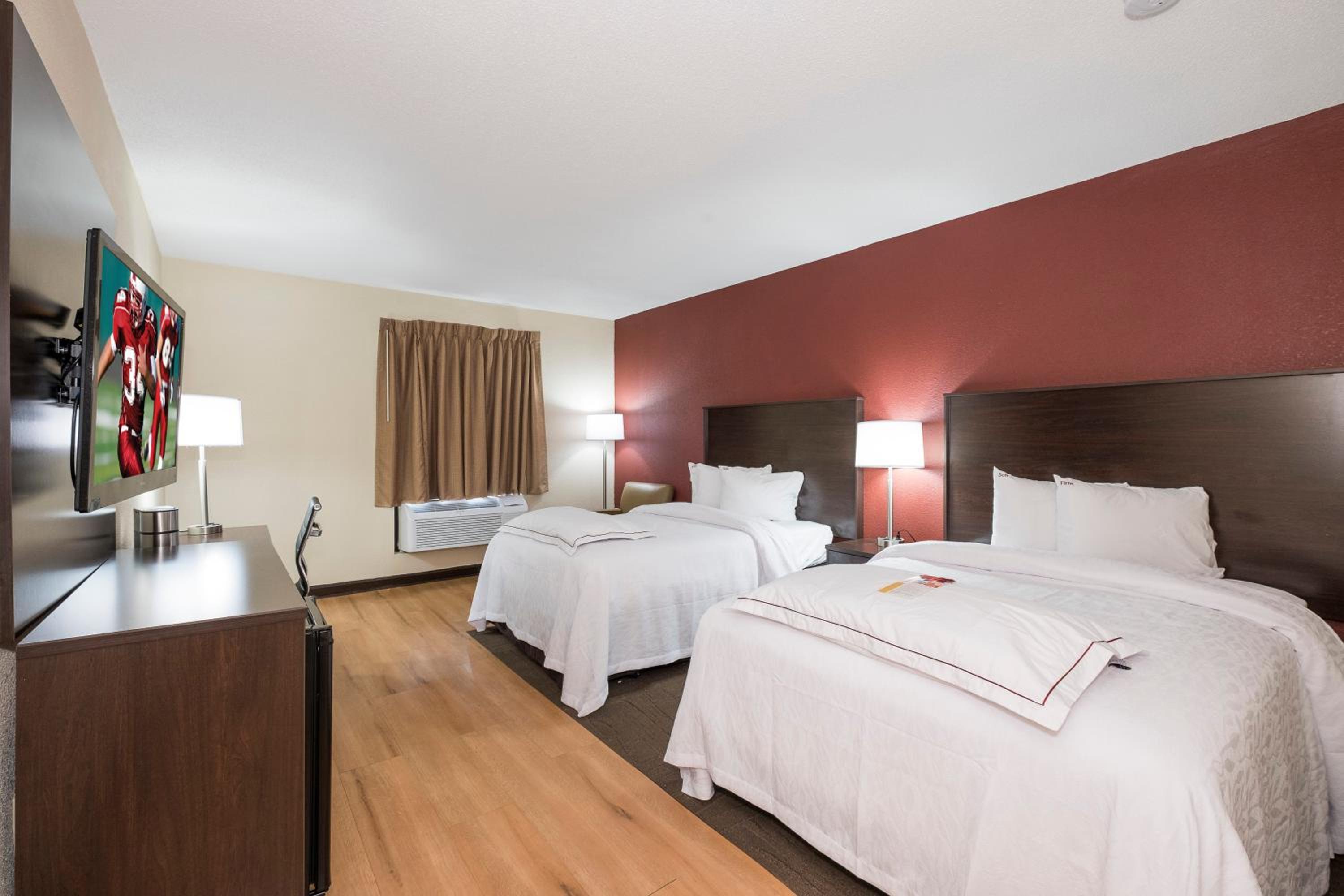  Premium Room with Two Double Beds Smoke Free (Upgraded Bedding and Snack Box) - Photo 2