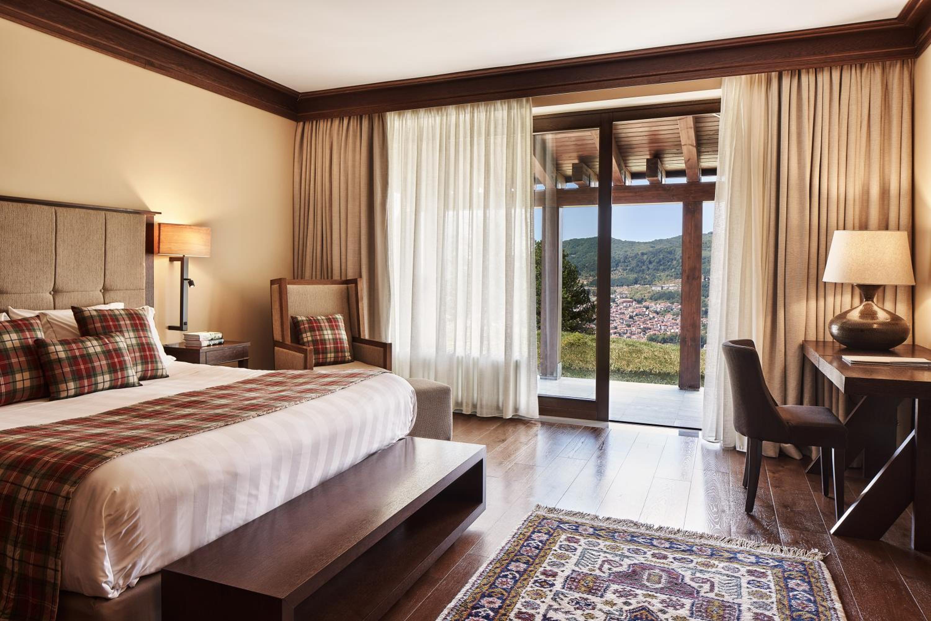 Grand Forest Suite with Metsovo View  photo 3