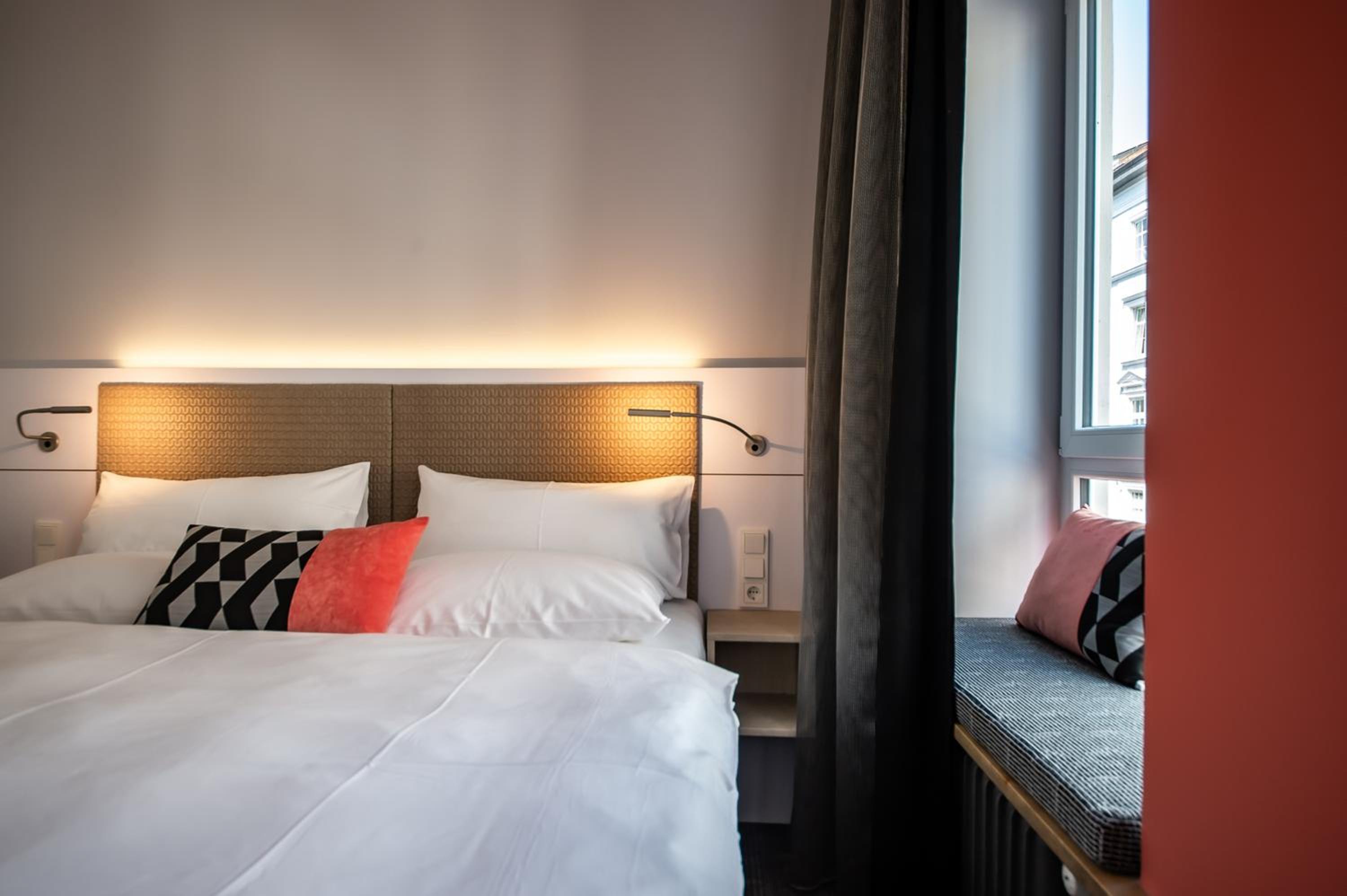 Business double room city side