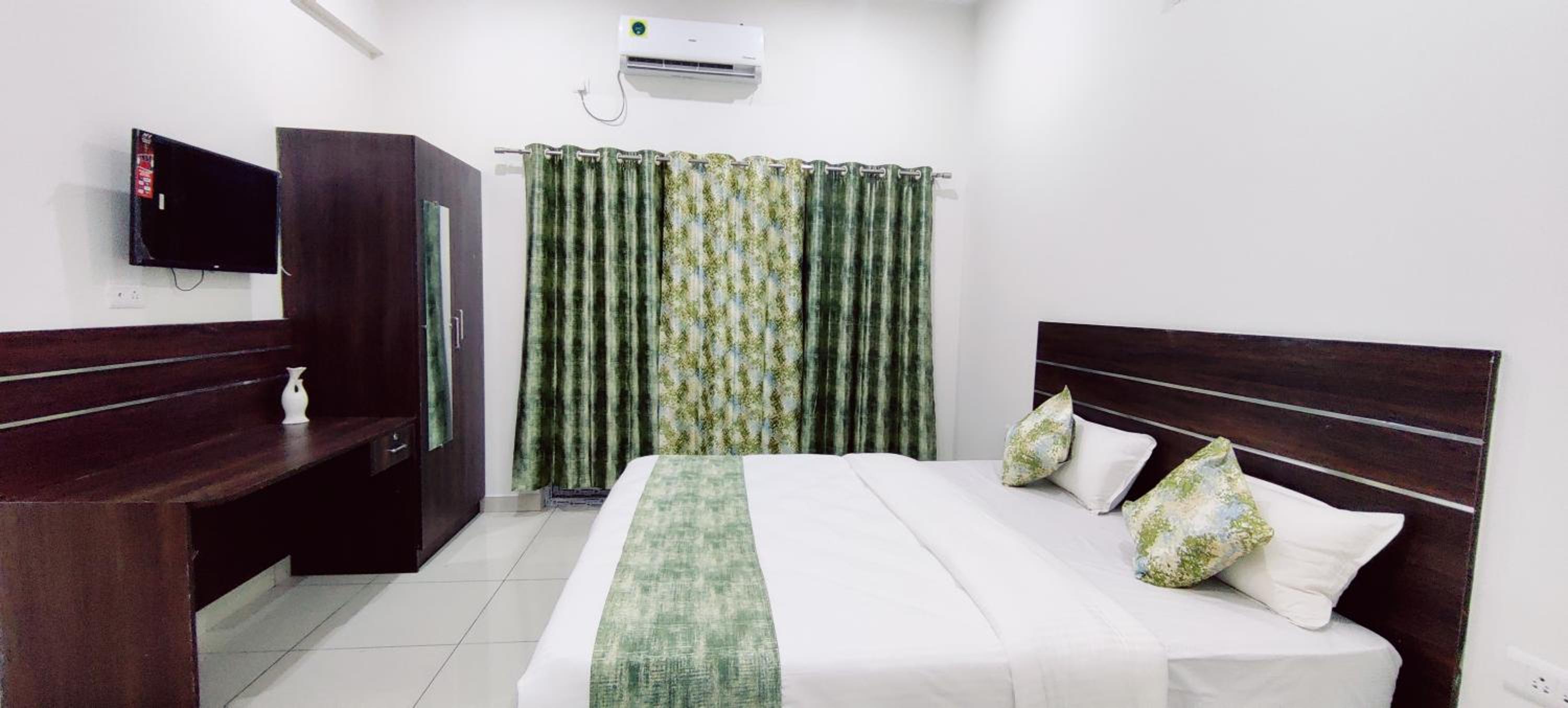 Three-Bedroom Apartment - Photo 1