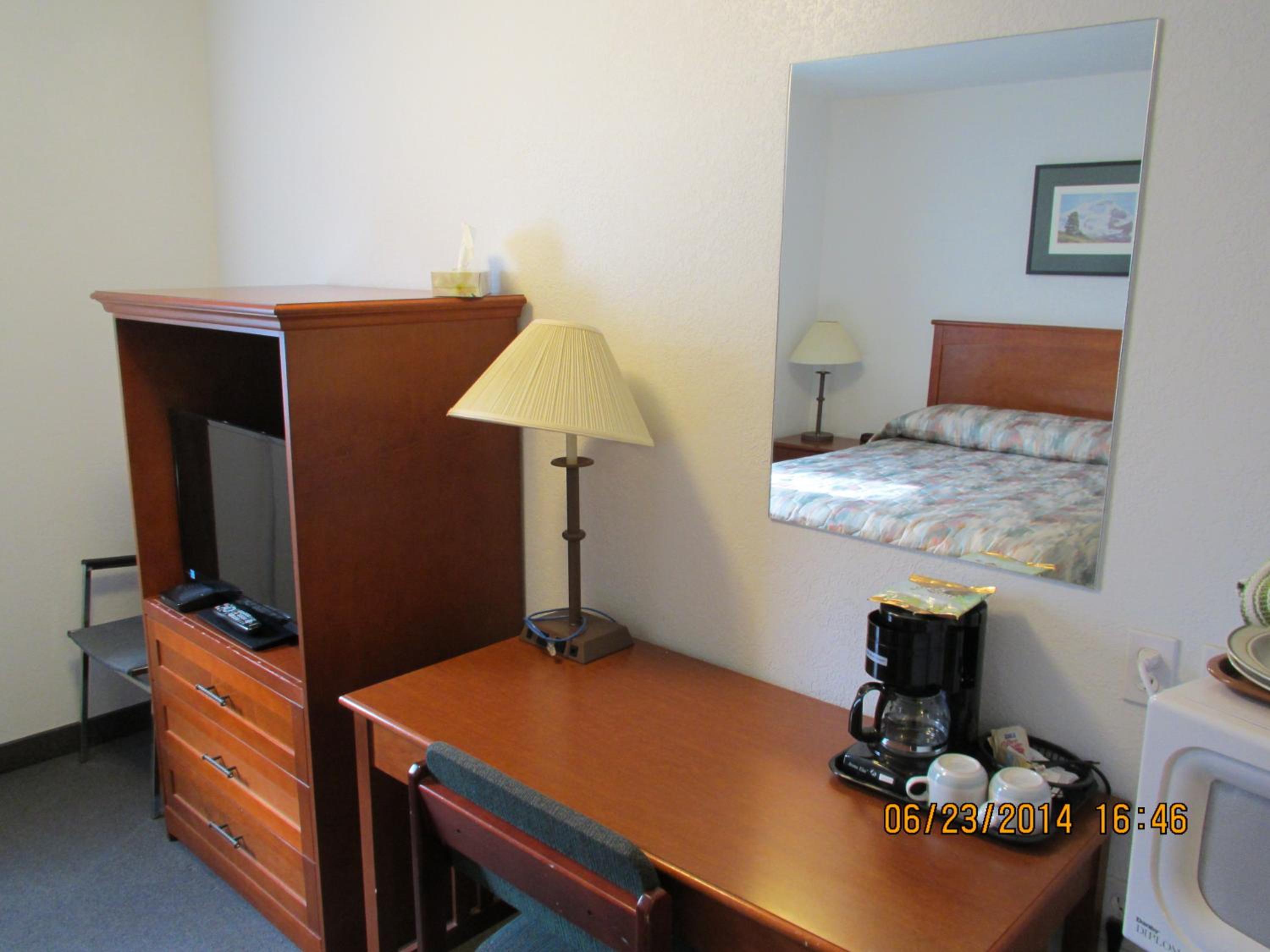 Standard Queen Room photo 1