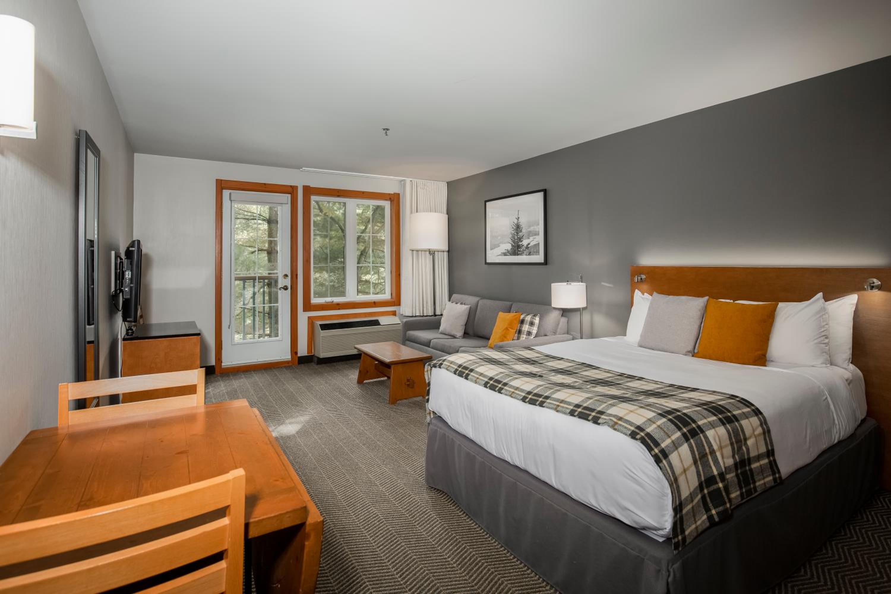 Standard Queen Room