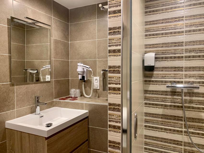 Quadruple Room - Le Montagnou photo 3