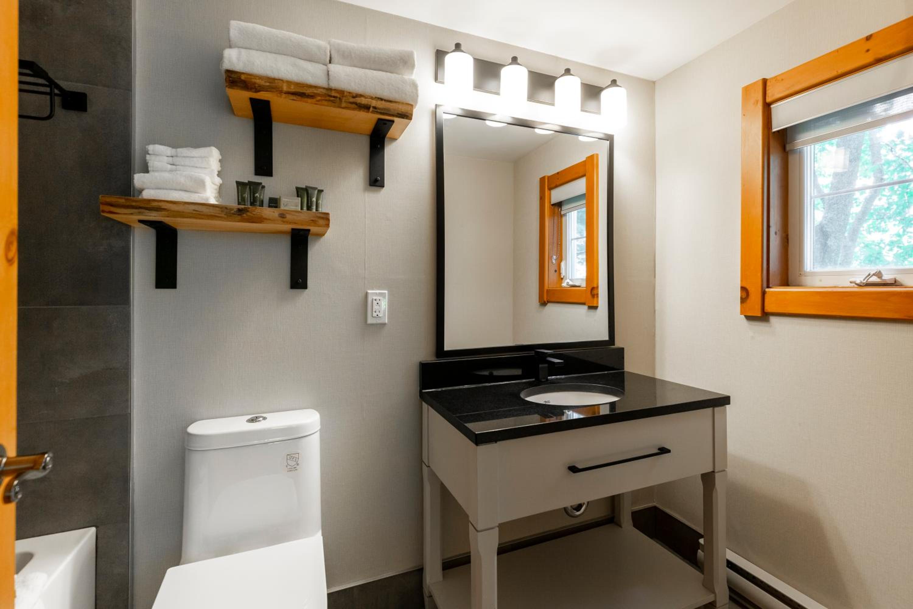 Two-Bedroom Suite - Photo 7