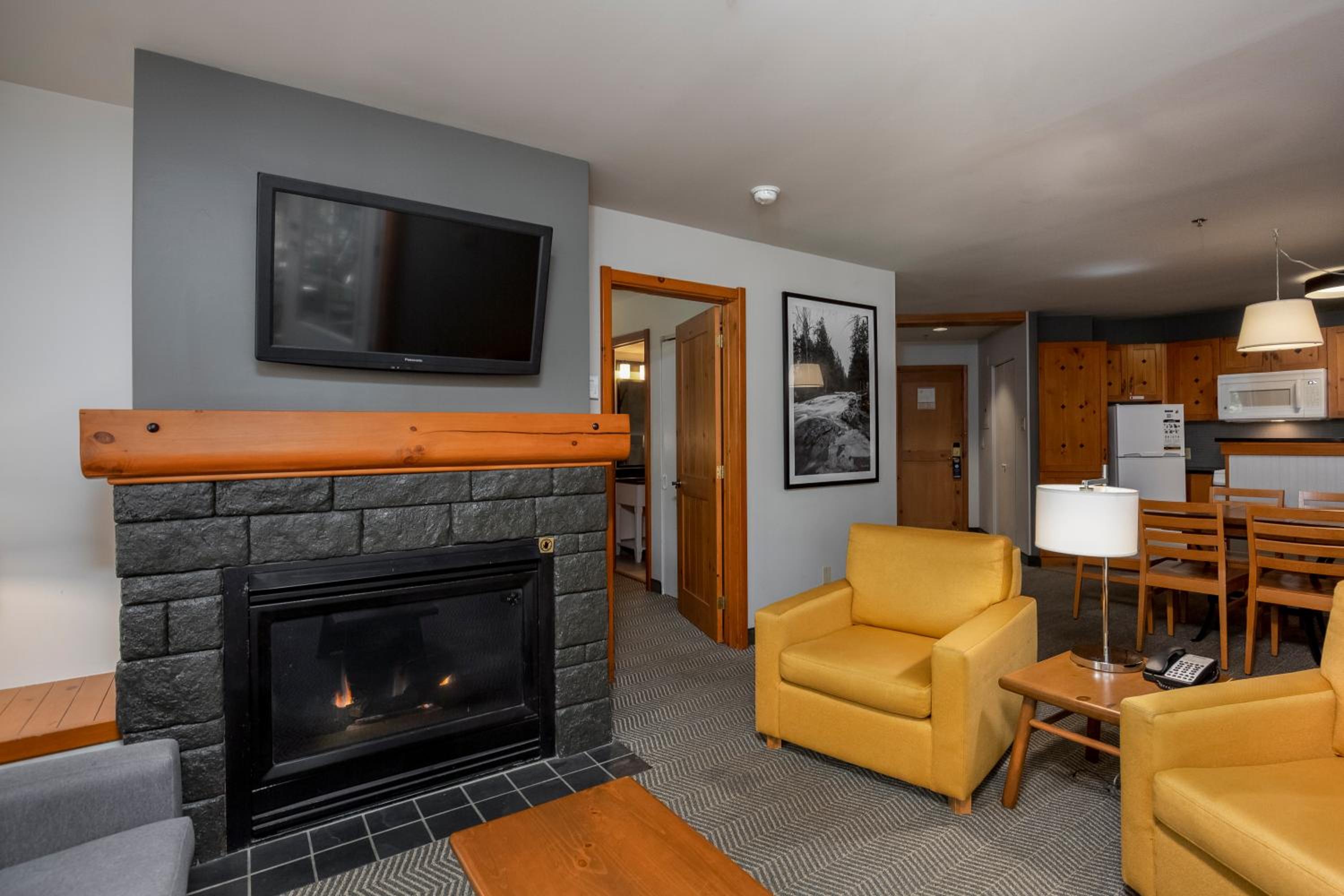 Two-Bedroom Suite - Photo 2