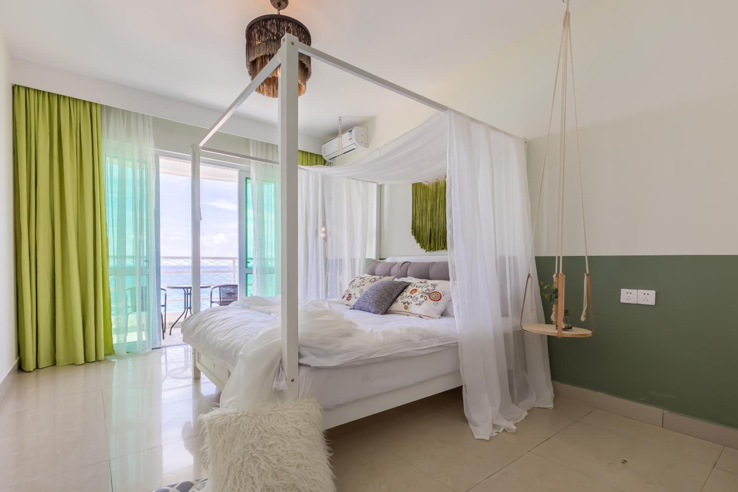 Deluxe Suite with Sea View - Photo 81