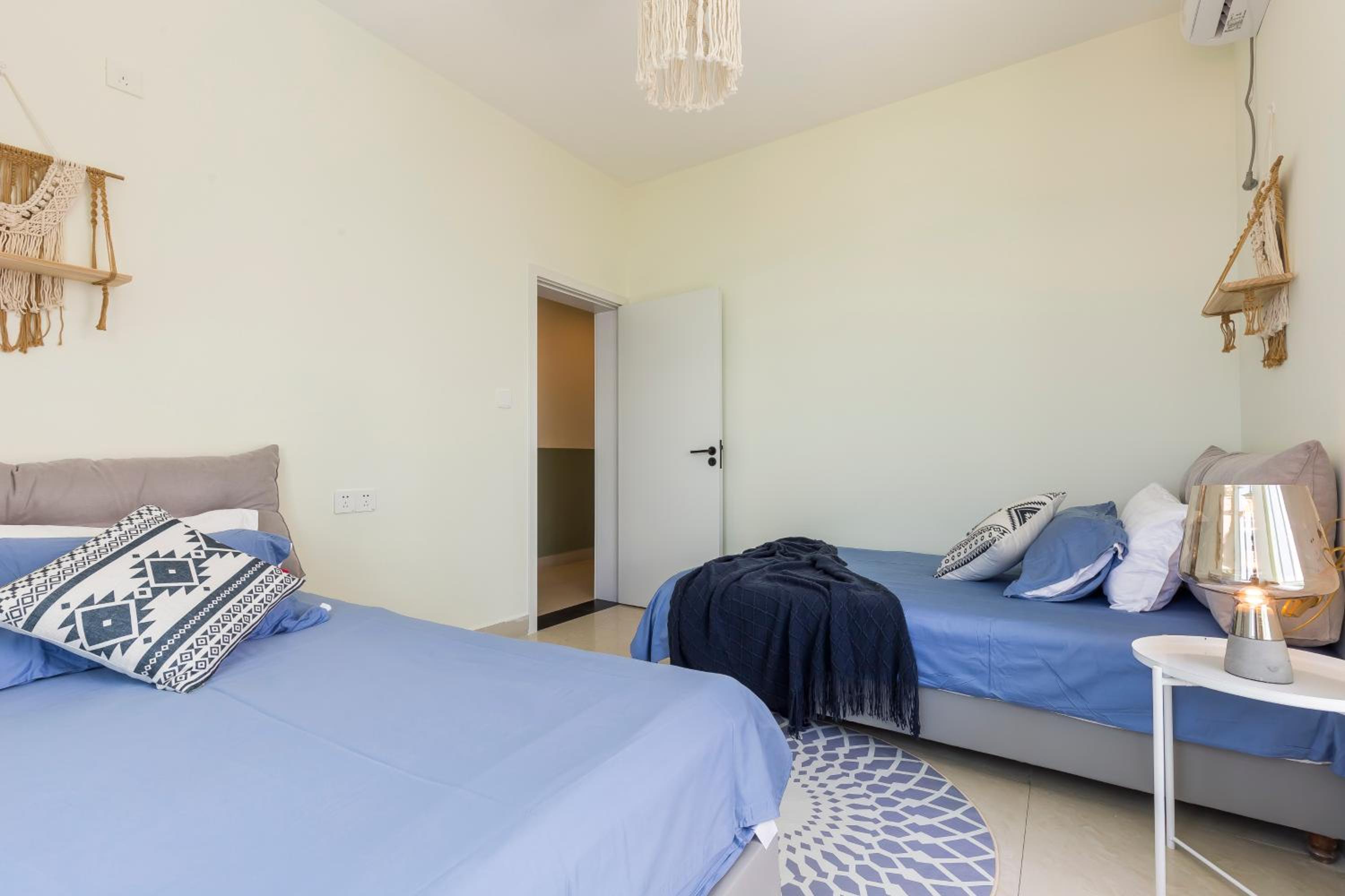 Deluxe Suite with Sea View - Photo 90