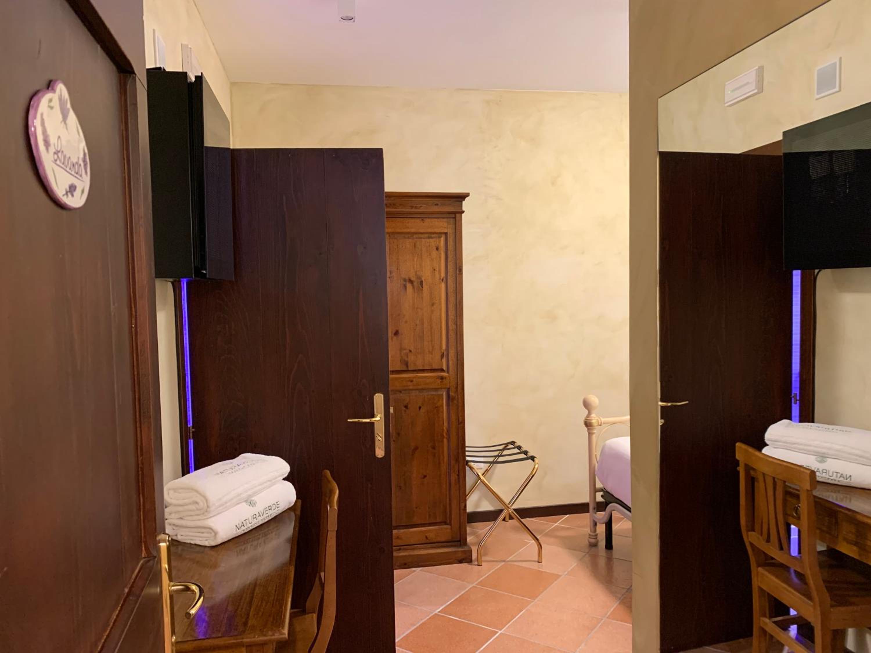 Standard Double Room photo 1