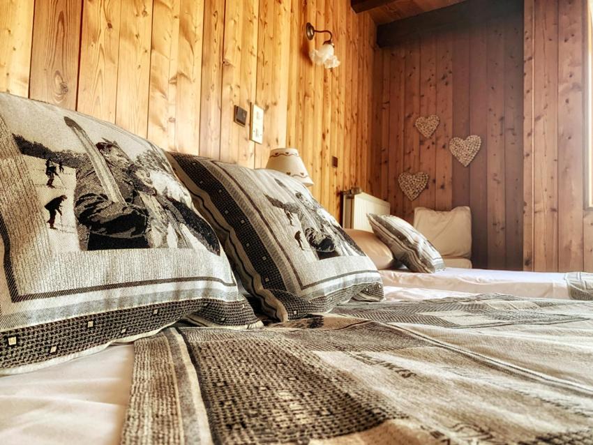 Quadruple Room - Le Montagnou photo 2