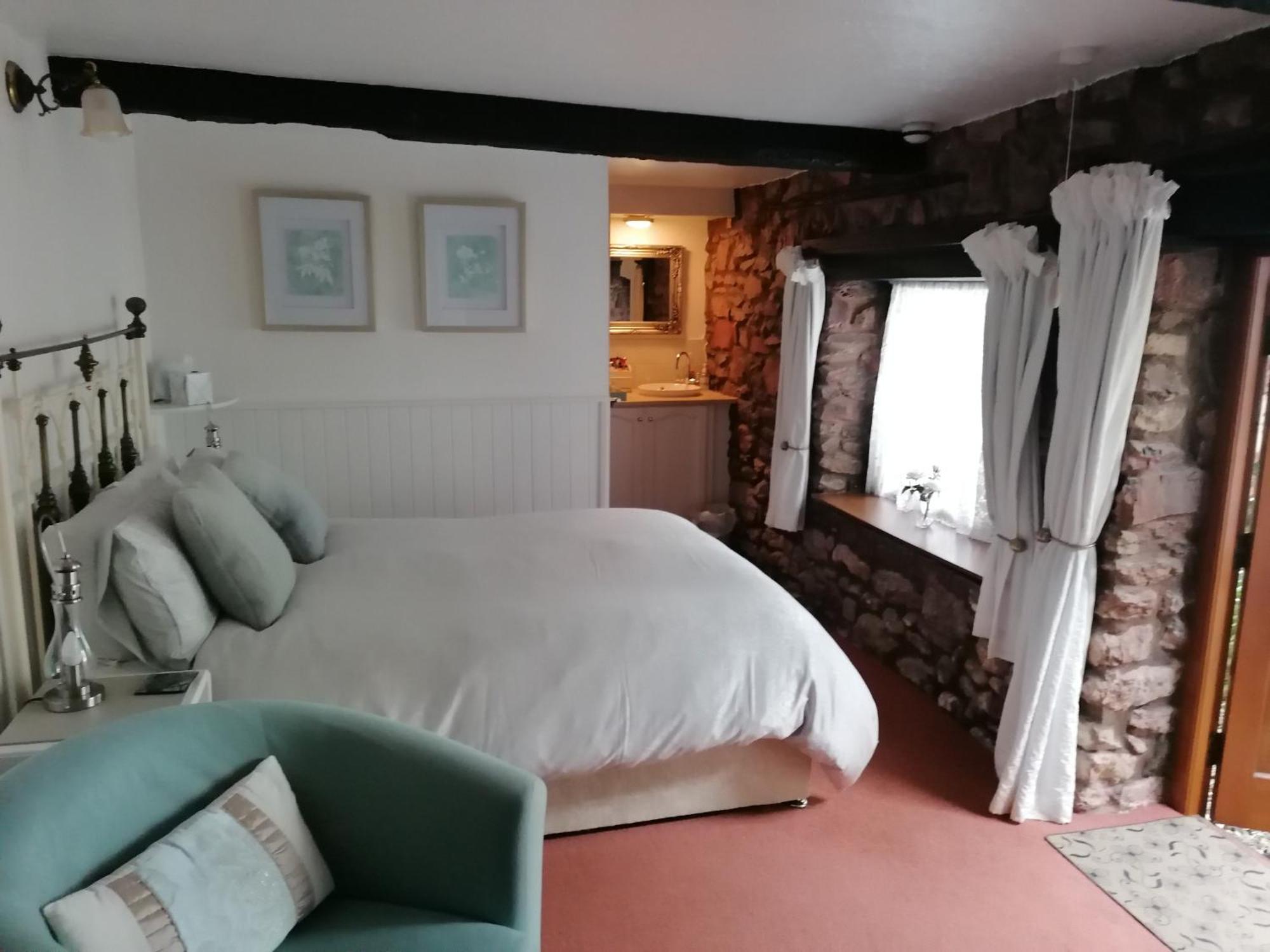 Standard Double Room - Photo 1