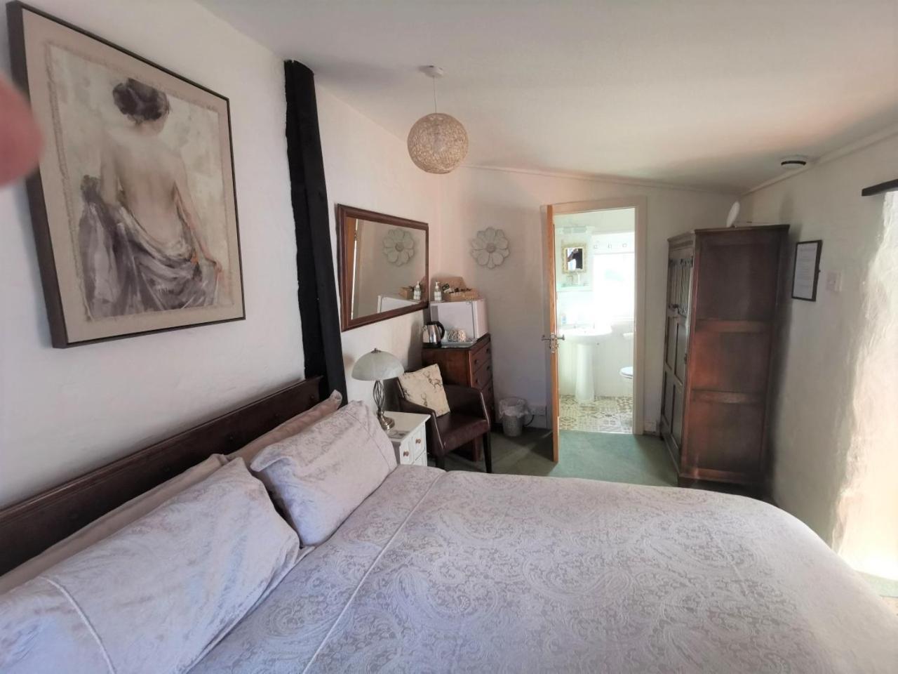 Double Room with Private Bathroom - Photo 1
