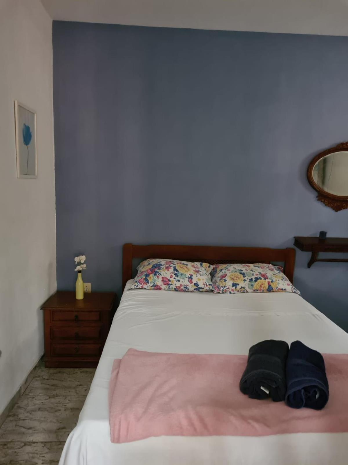 Double Room with Balcony - Photo 4