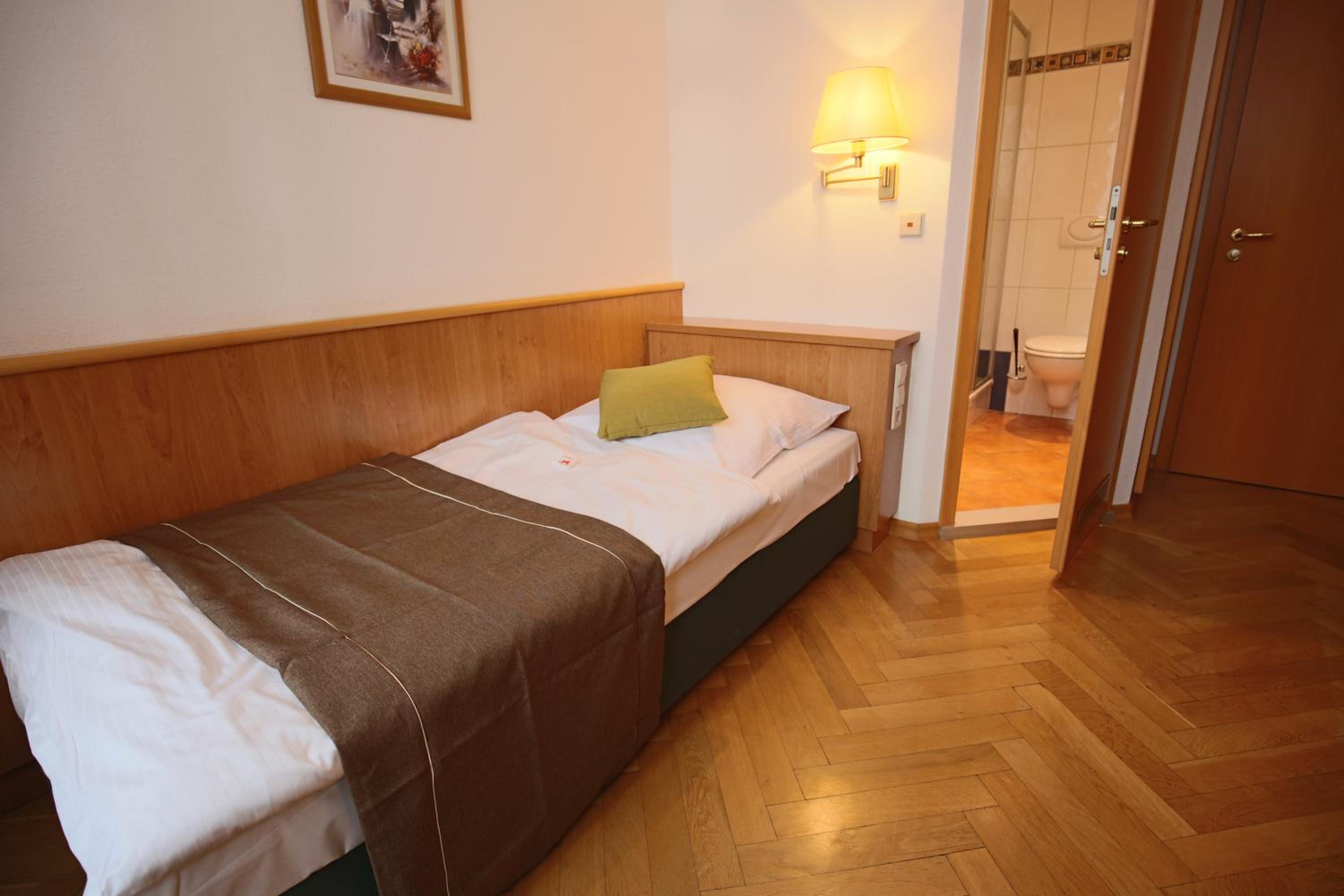 Standard Single Room photo 2