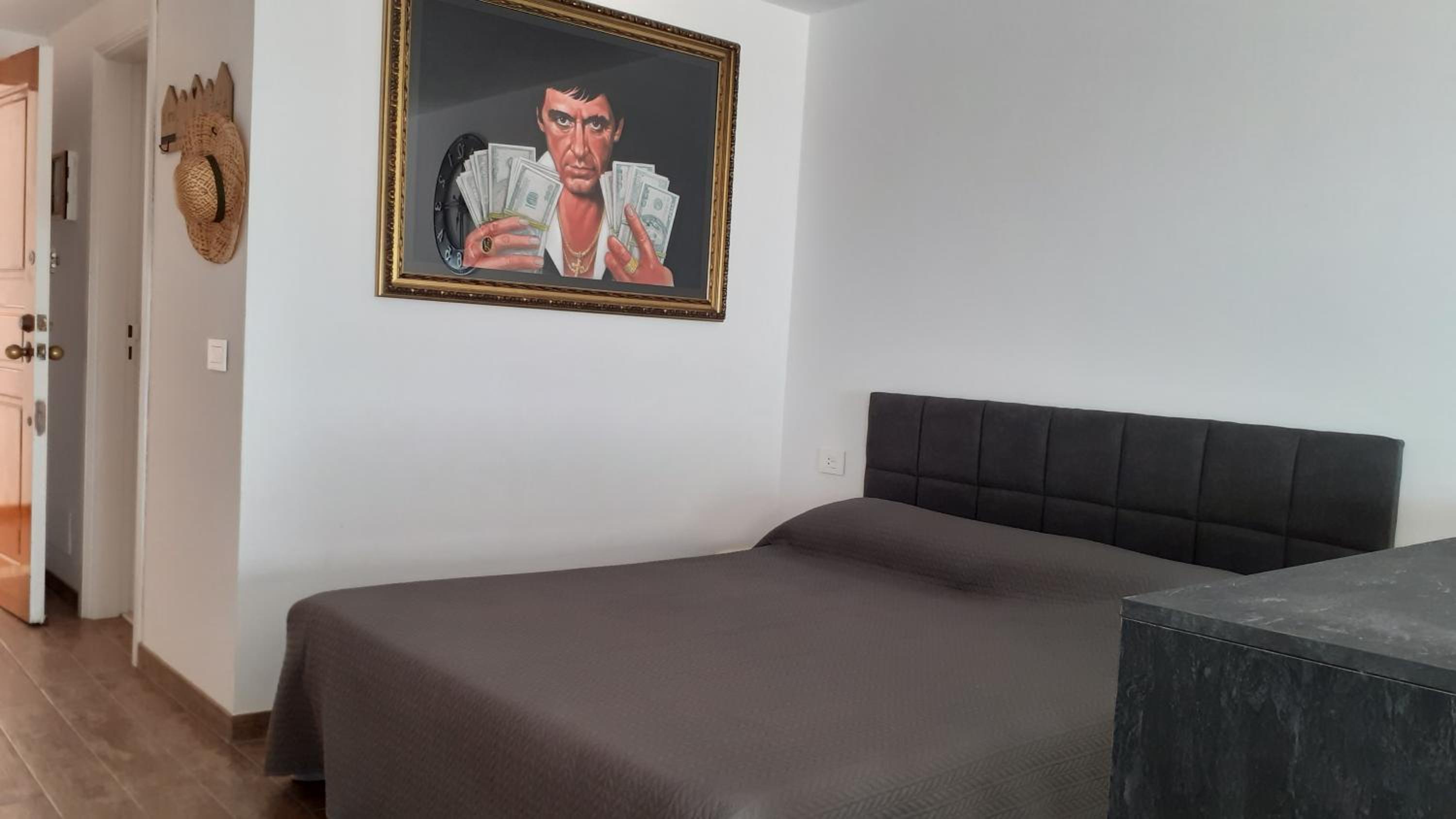 One-Bedroom Apartment - Photo 1