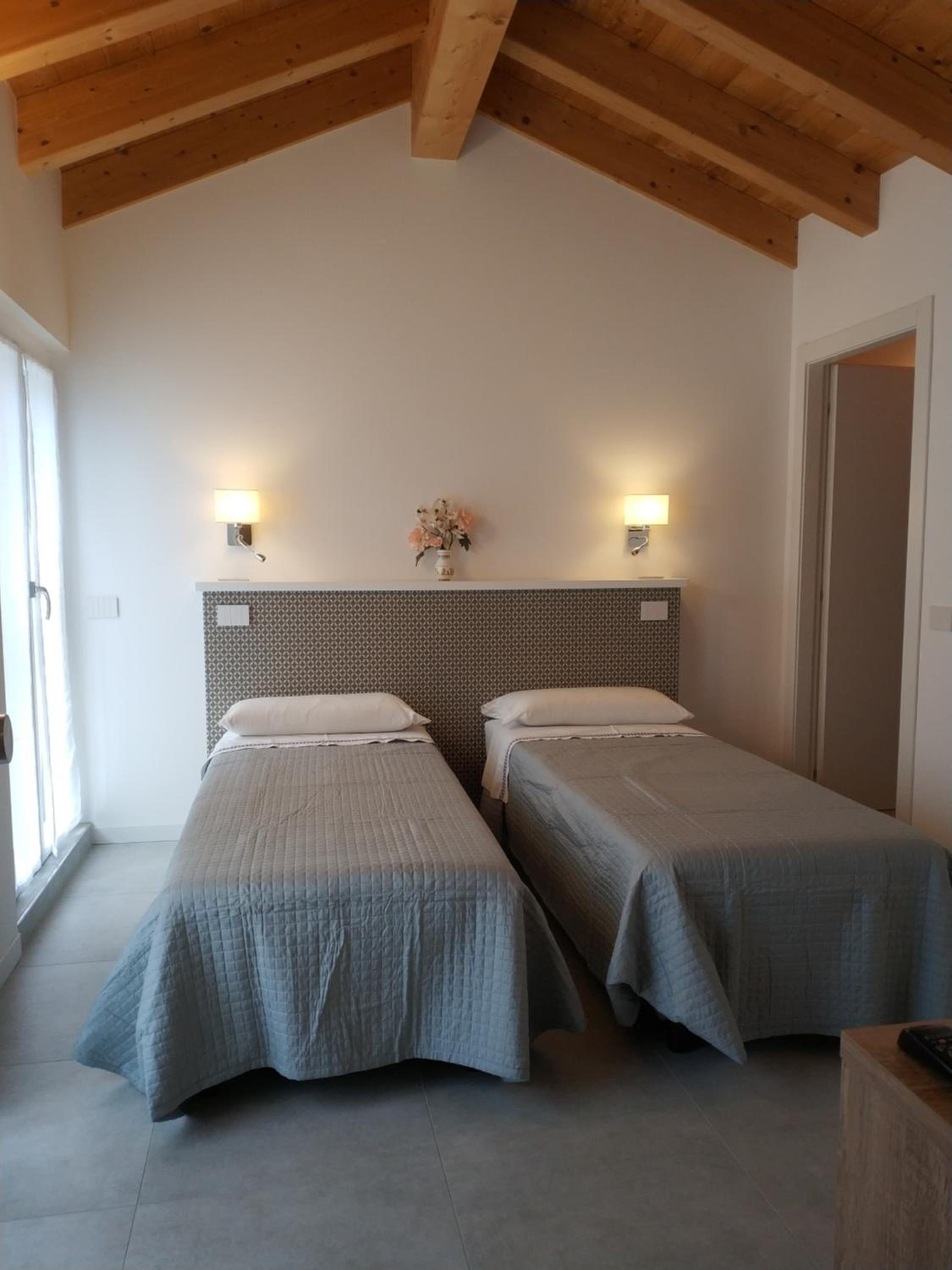 Double Room with Private Bathroom photo 2