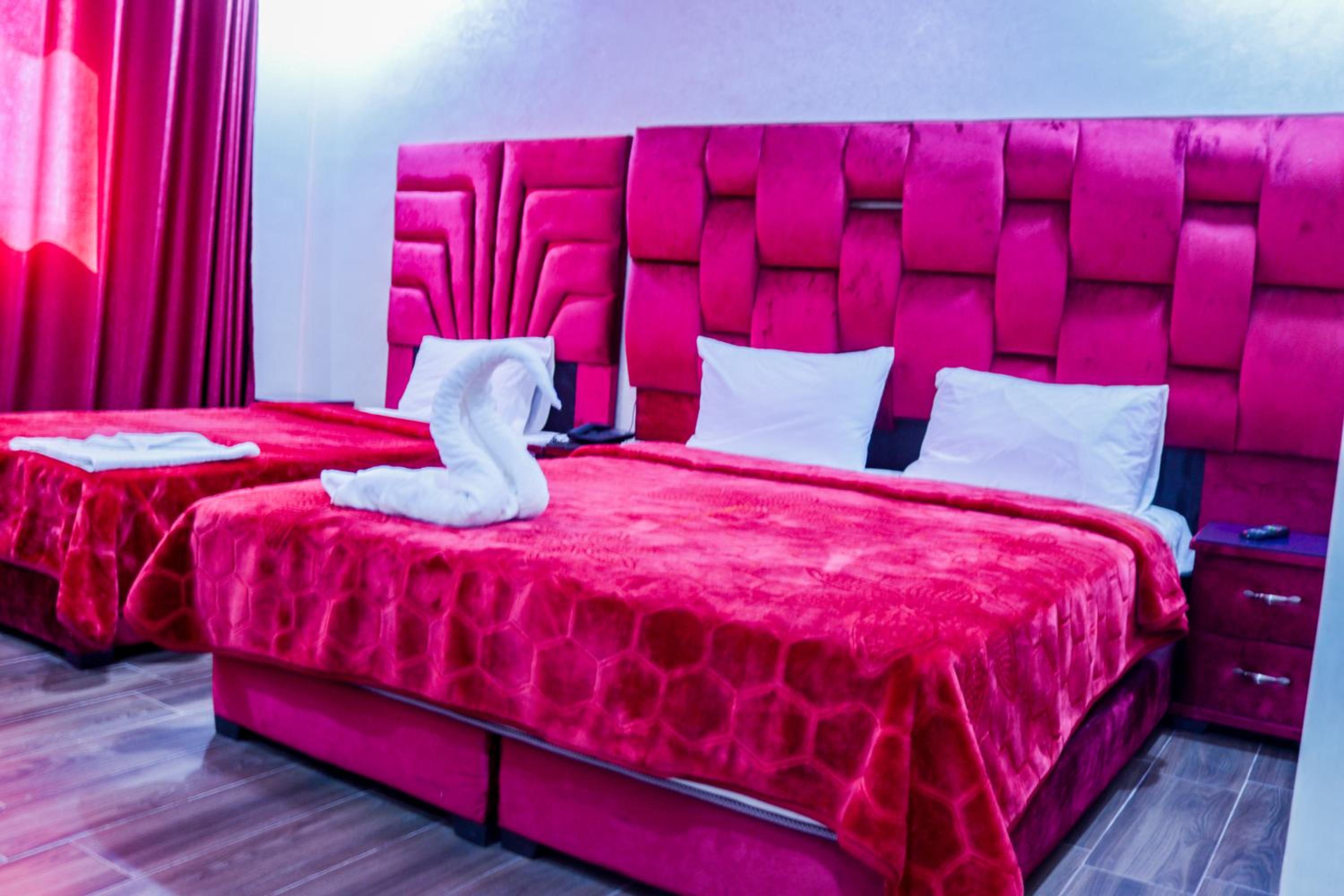 Double Room - Photo 9