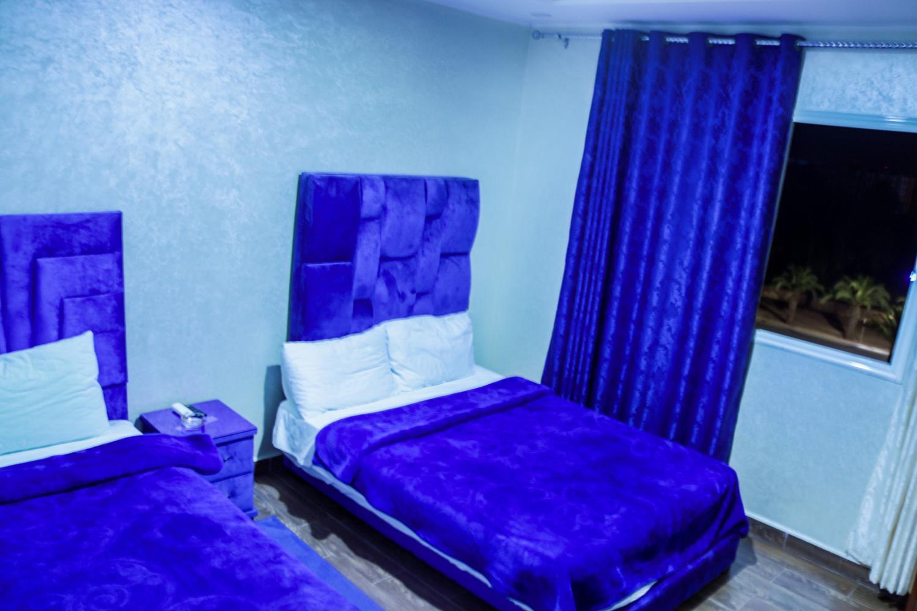 Deluxe Room (2 Adults + 1 Child) photo 2