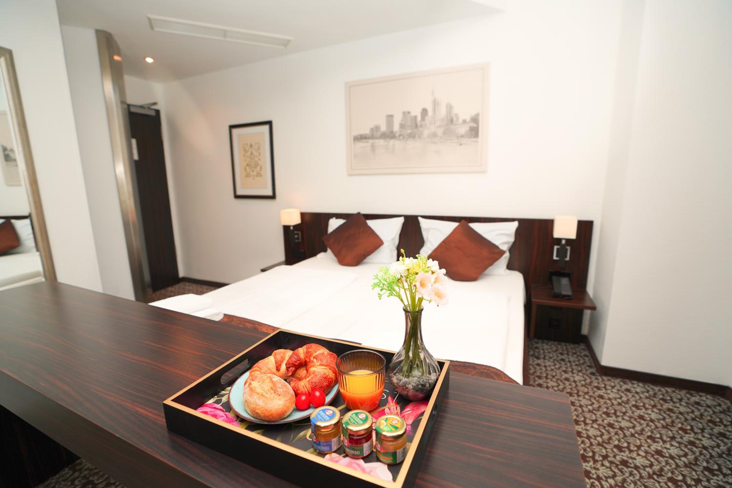 Triple Room with City View - Photo 1