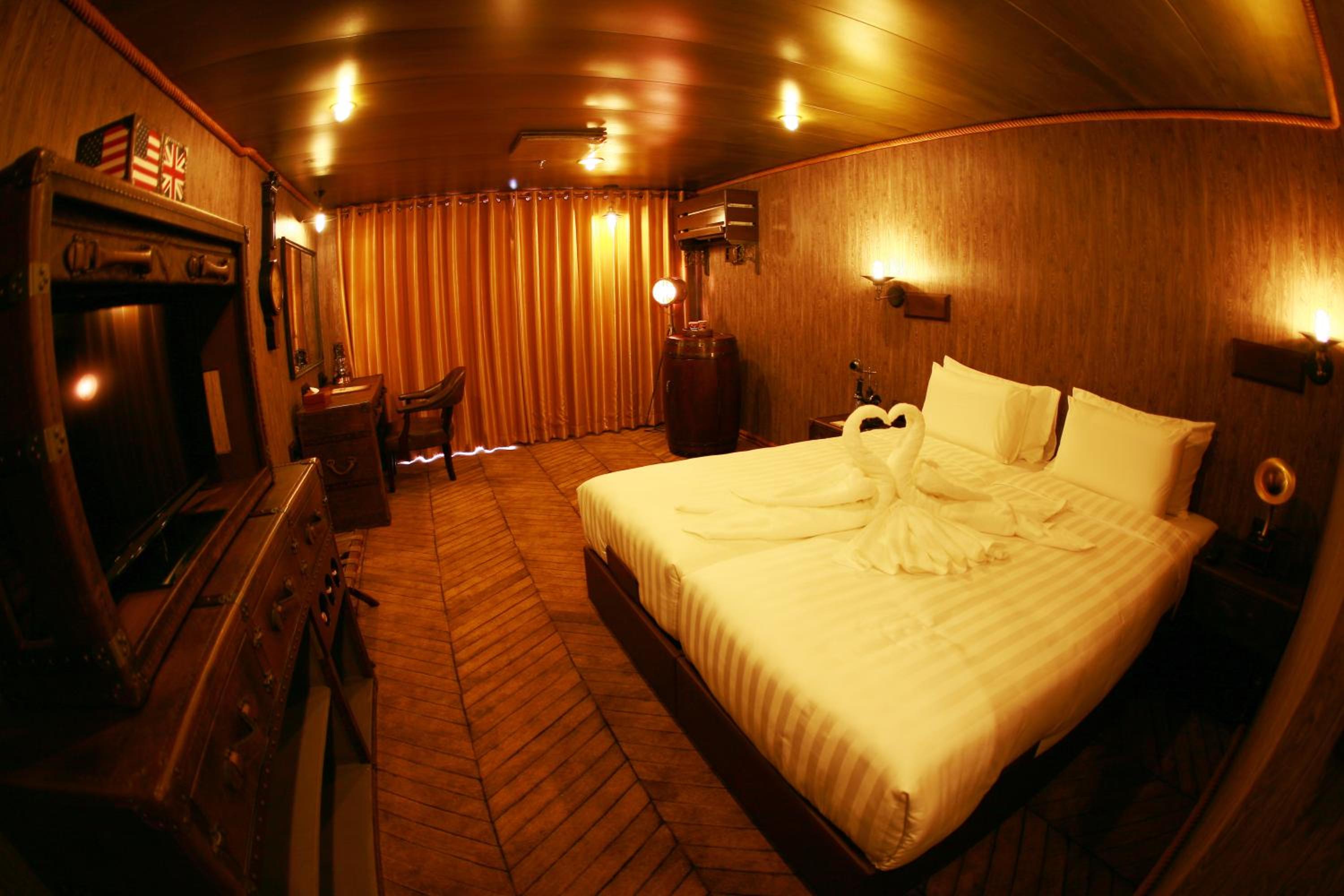 Deluxe, City View, Balcony