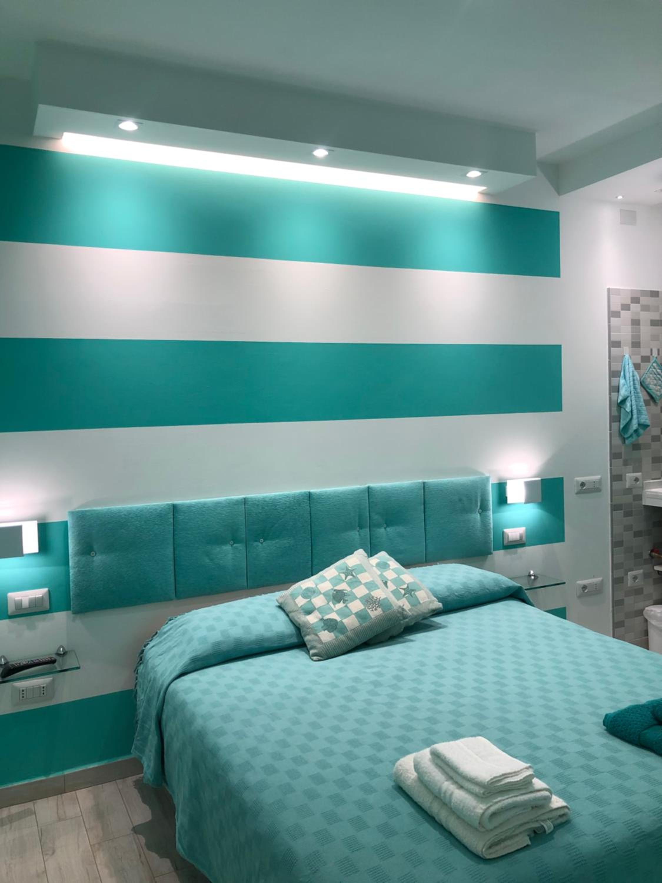 One-Bedroom Apartment - Photo 15