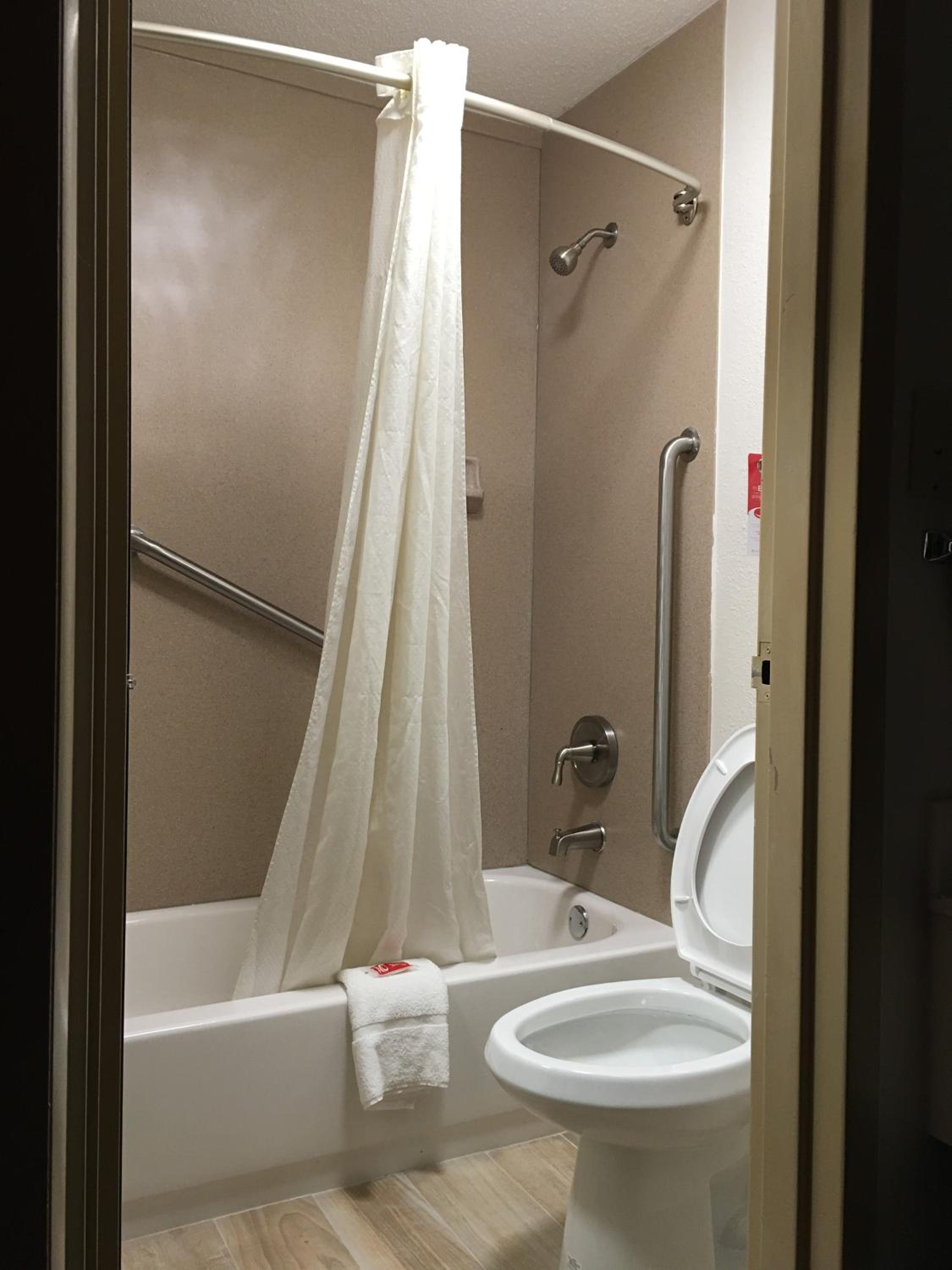Double Room with Two Double Beds - Non-Smoking - Photo 2