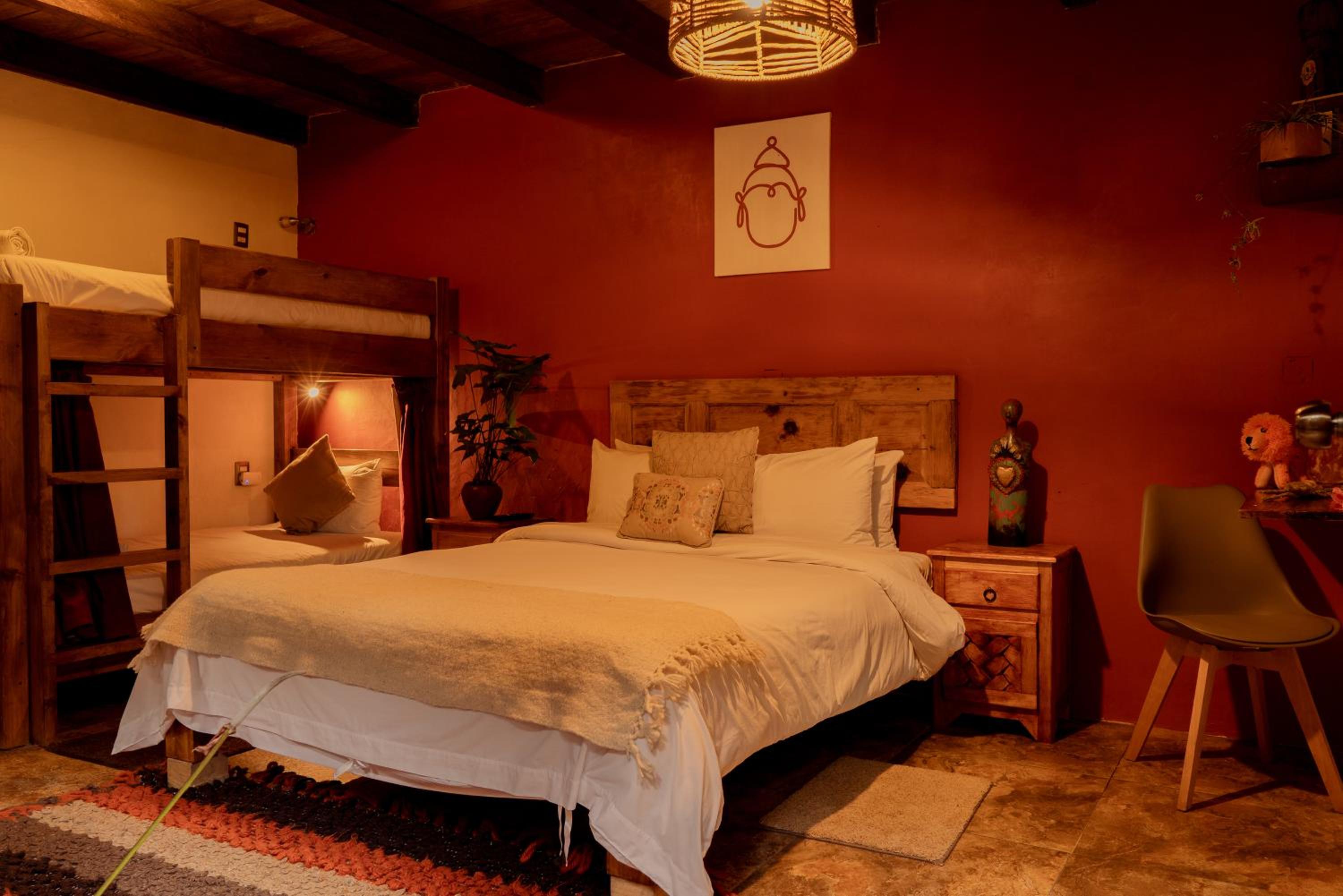 Quadruple Room with Private Bathroom photo 3