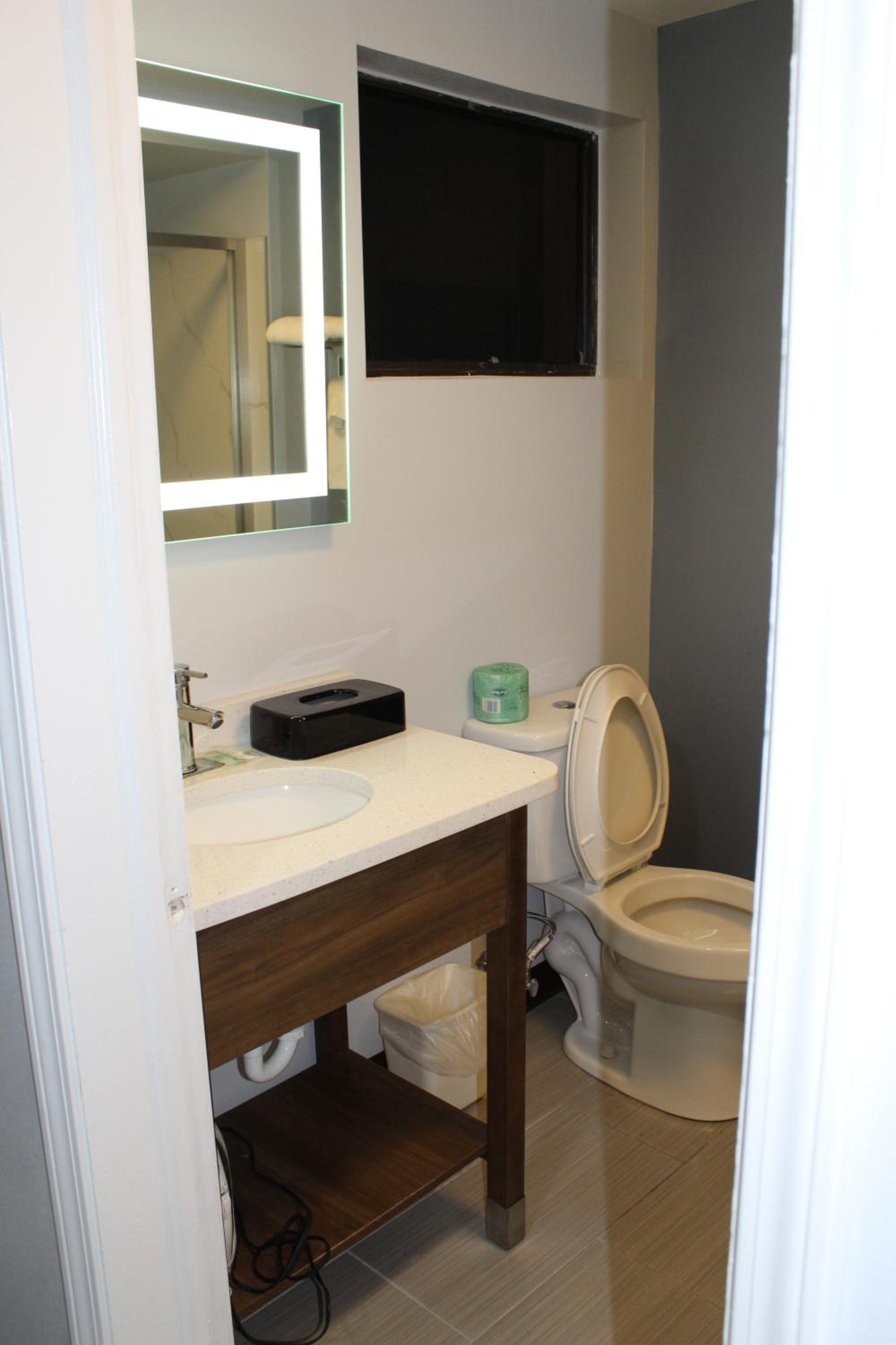 Standard Queen Room with Two Queen Beds - Non Smoking  - Photo 14