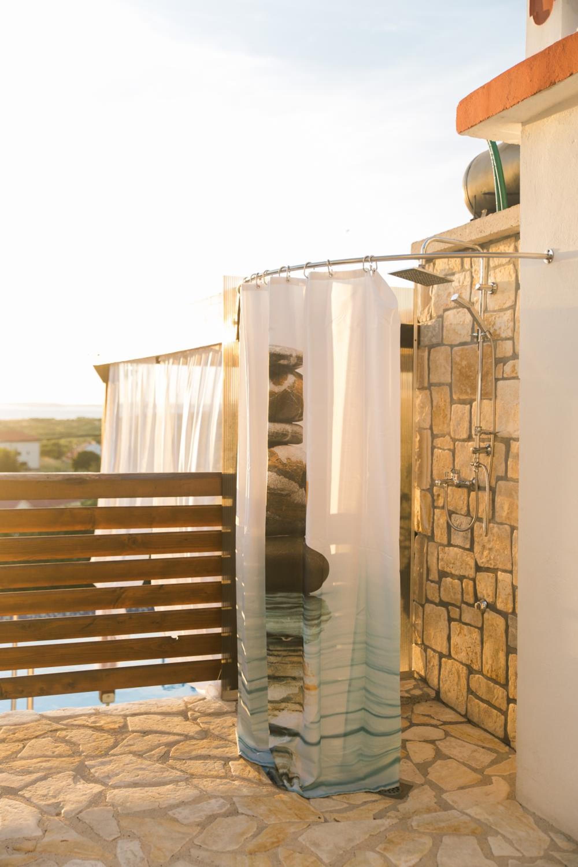 Apartment with Sea View - Photo 9